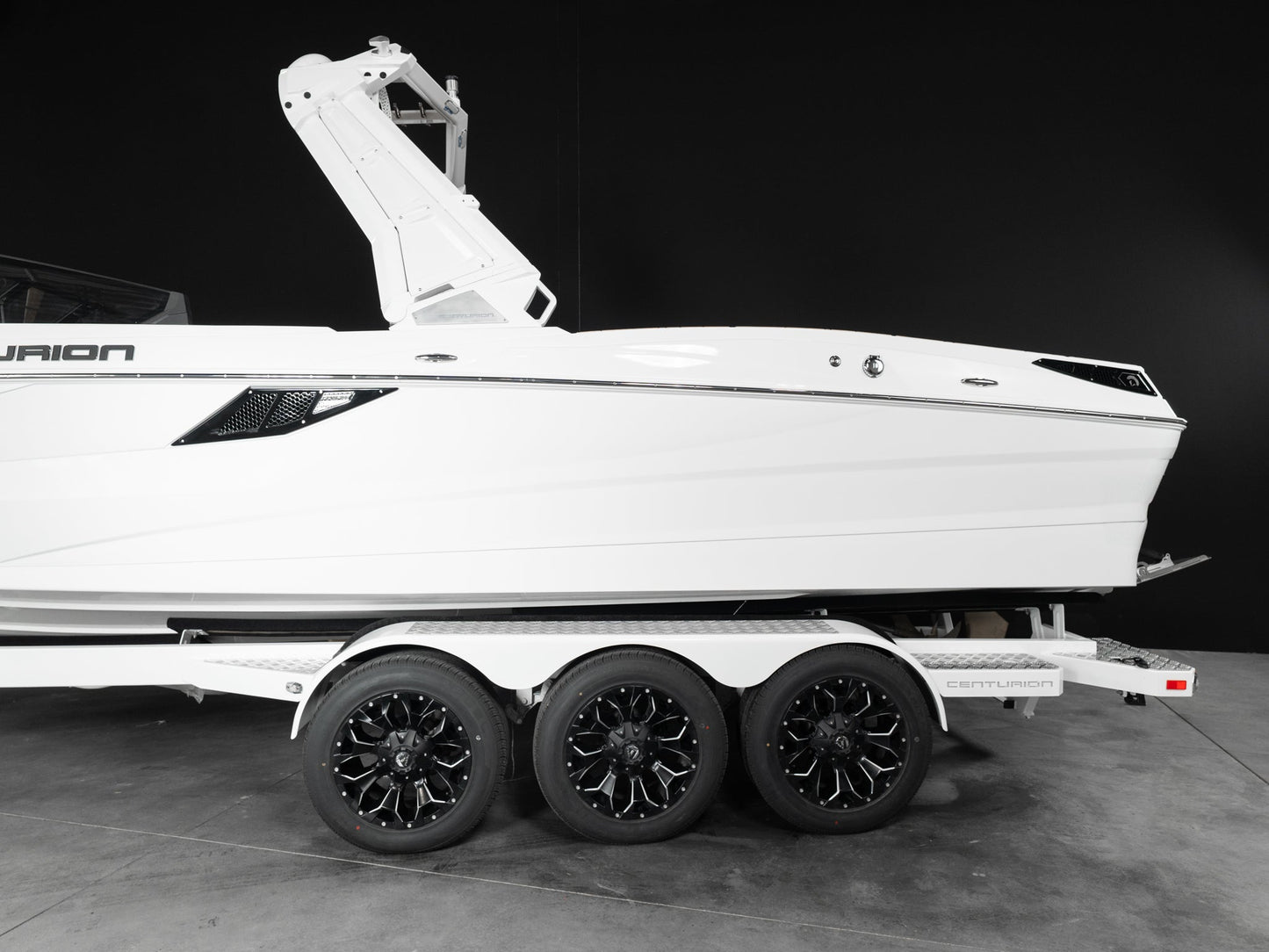 2025 Centurion Fe25 - White Frost / Castano Brown Interior