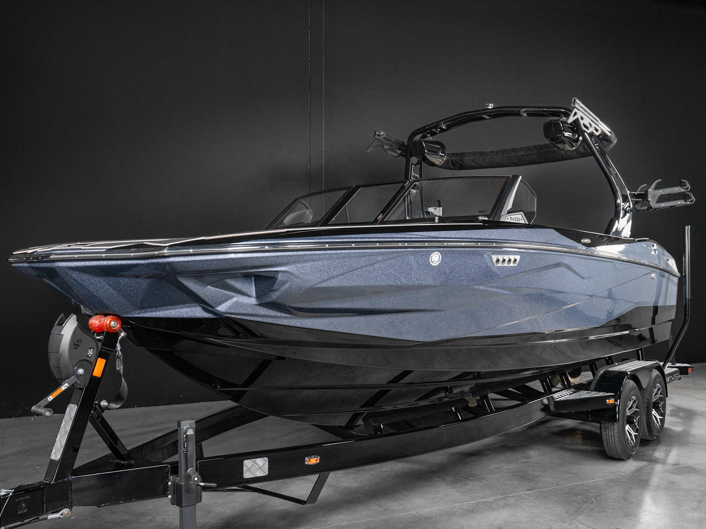 2025 Centurion Nv233 - Onyx Black / Gunmetal Flake