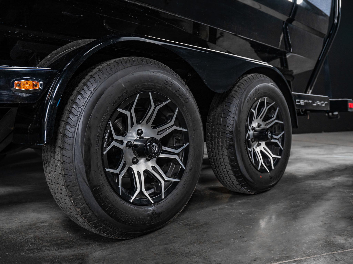 2025 Centurion Nv233 - Onyx Black / Gunmetal Flake