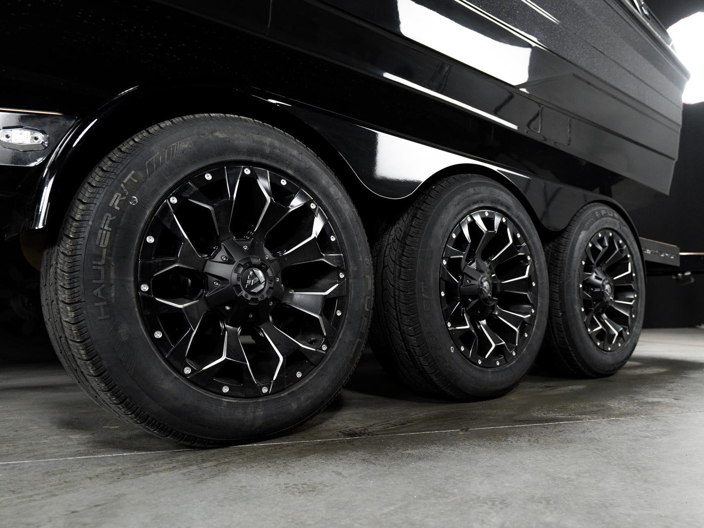 2025 Centurion Ri230 - Onyx Black / Black Metal Flake
