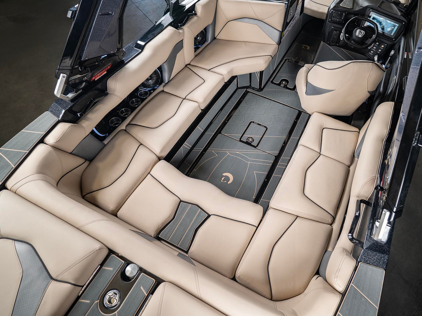 2025 Centurion Fe23 - Black / Black Flake - BoardCo Boats