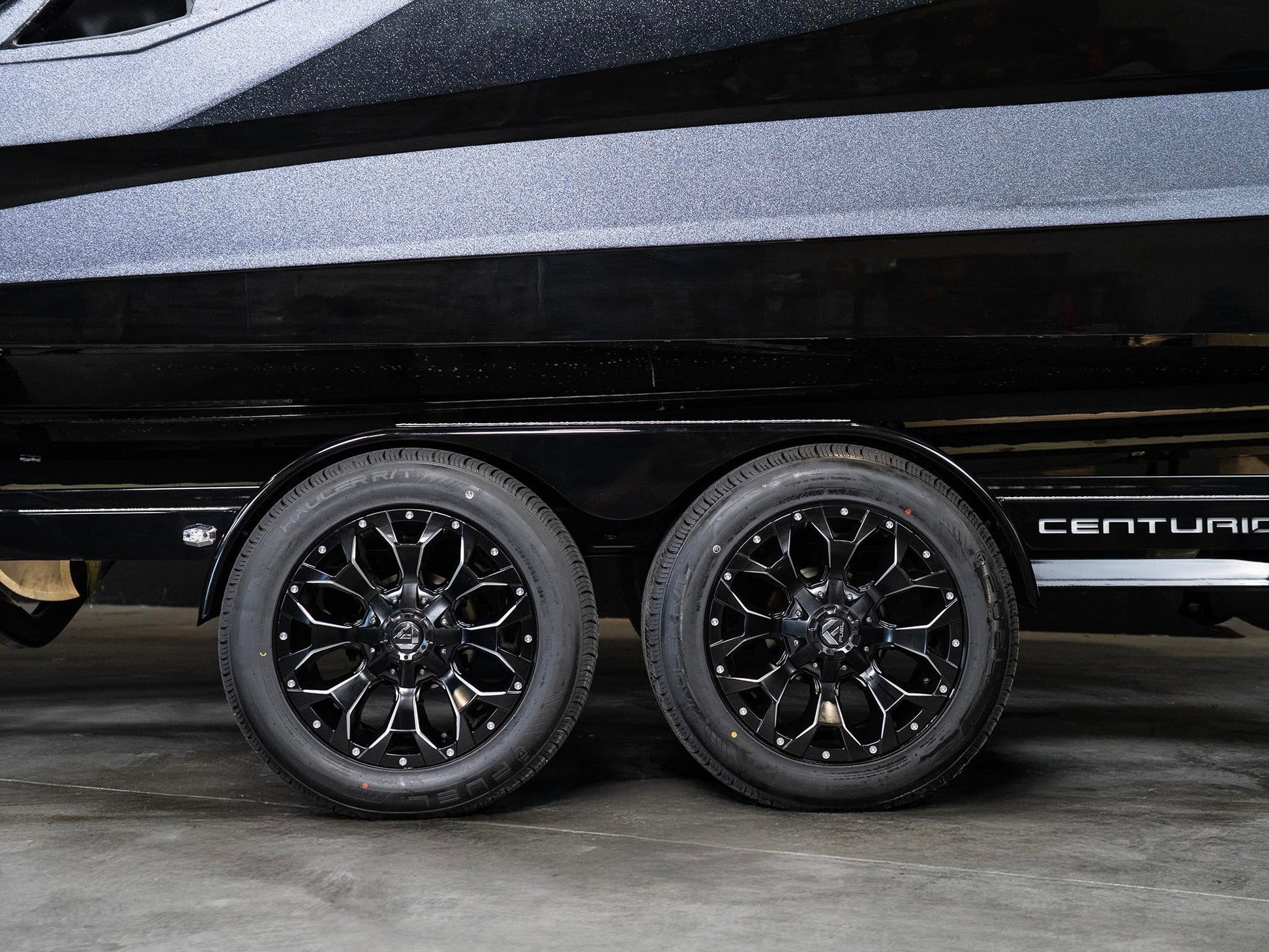 2025 Centurion Fe23 - Black / Black Flake - BoardCo Boats