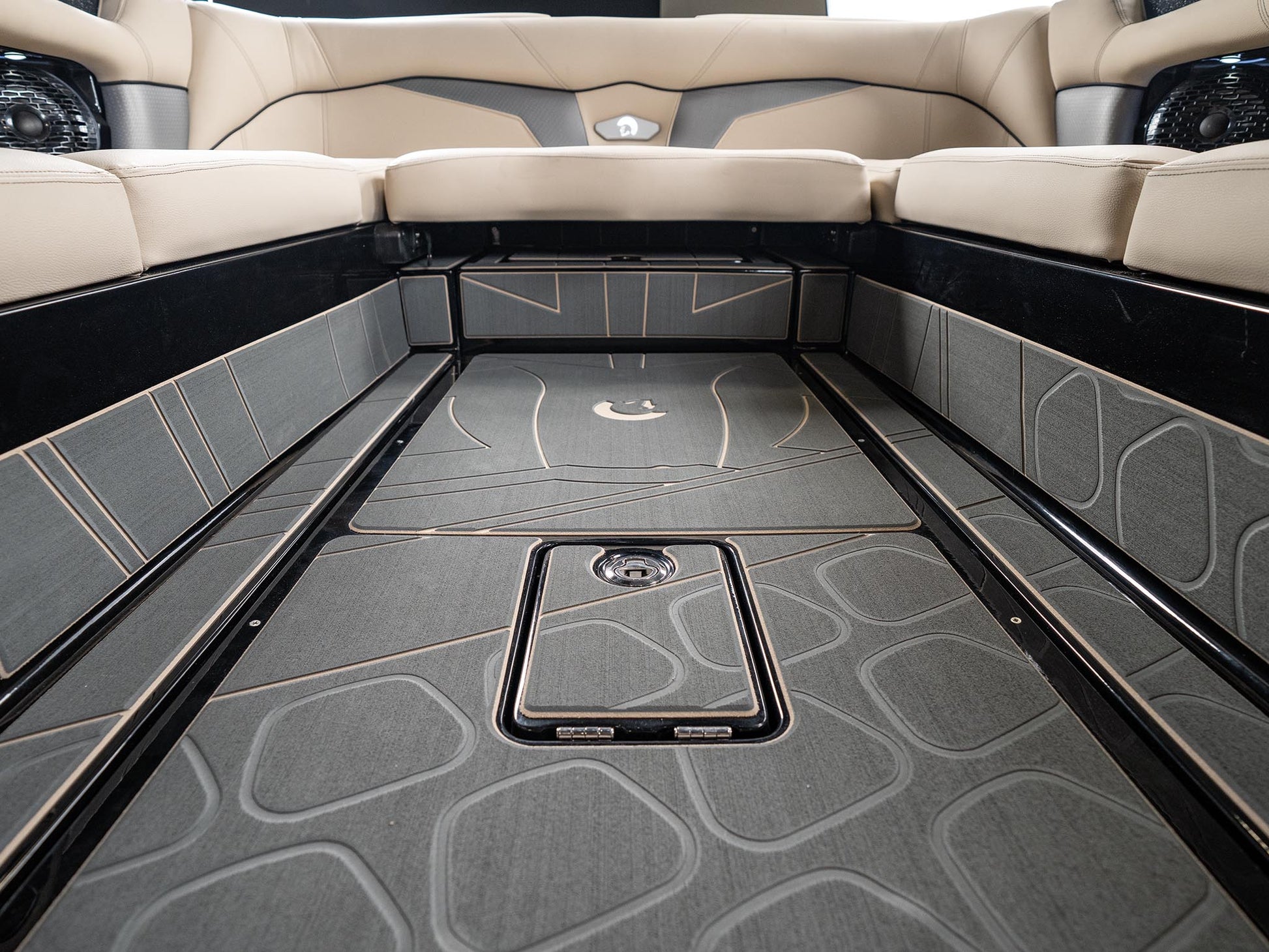 2025 Centurion Fe23 - Black / Black Flake - BoardCo Boats