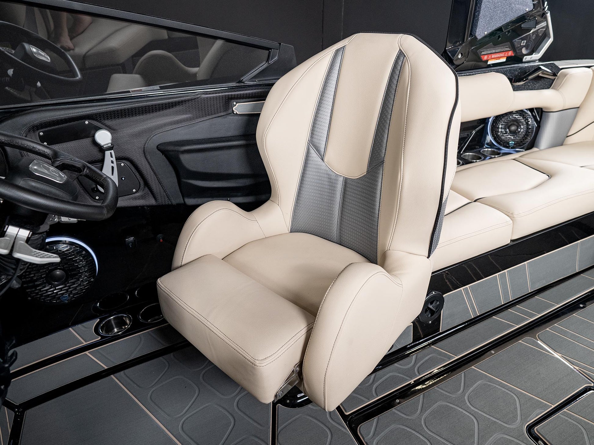 2025 Centurion Fe23 - Black / Black Flake - BoardCo Boats