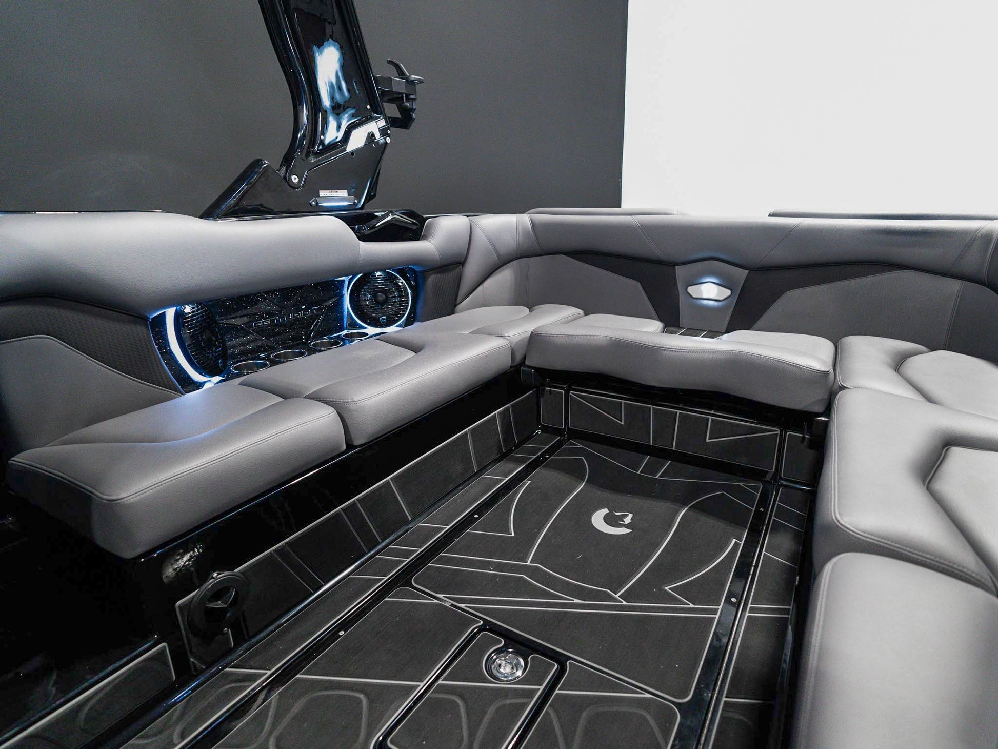 2025 Centurion Fe23 - Black Metal Flake / Onyx Black - BoardCo Boats