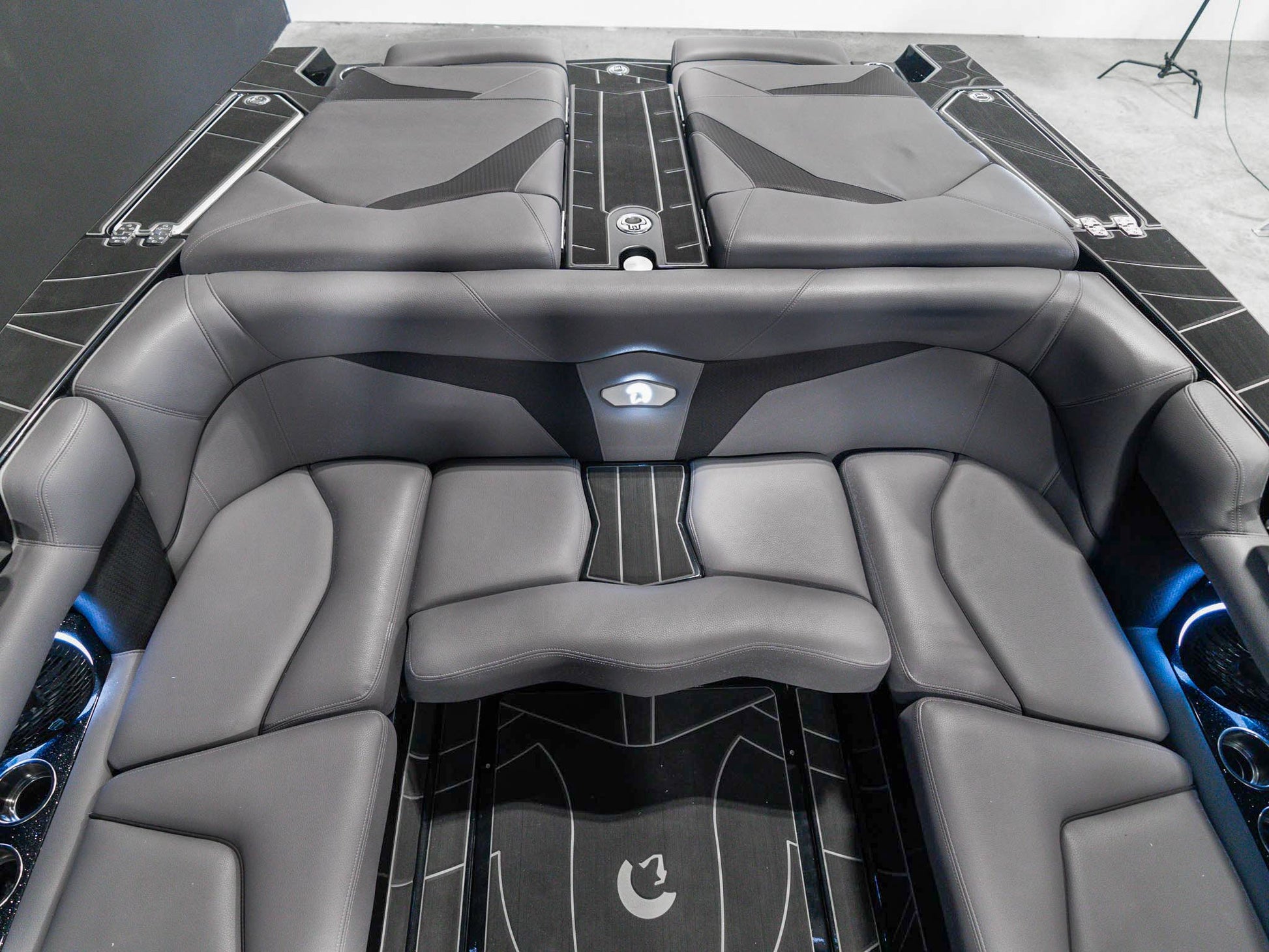 2025 Centurion Fe23 - Black Metal Flake / Onyx Black - BoardCo Boats