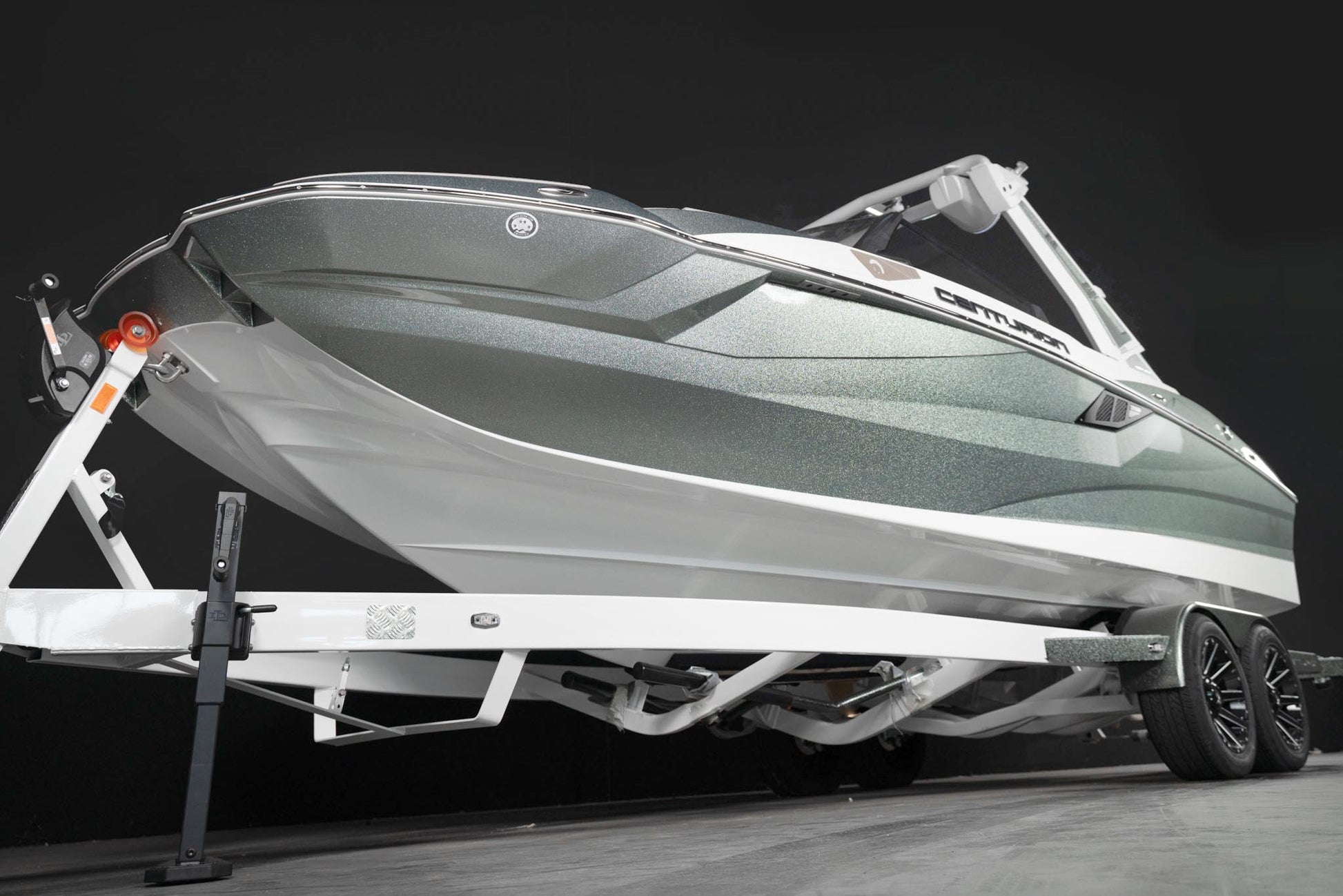 2025 Centurion Fe23 - Olive Flake / White Frost - BoardCo Boats