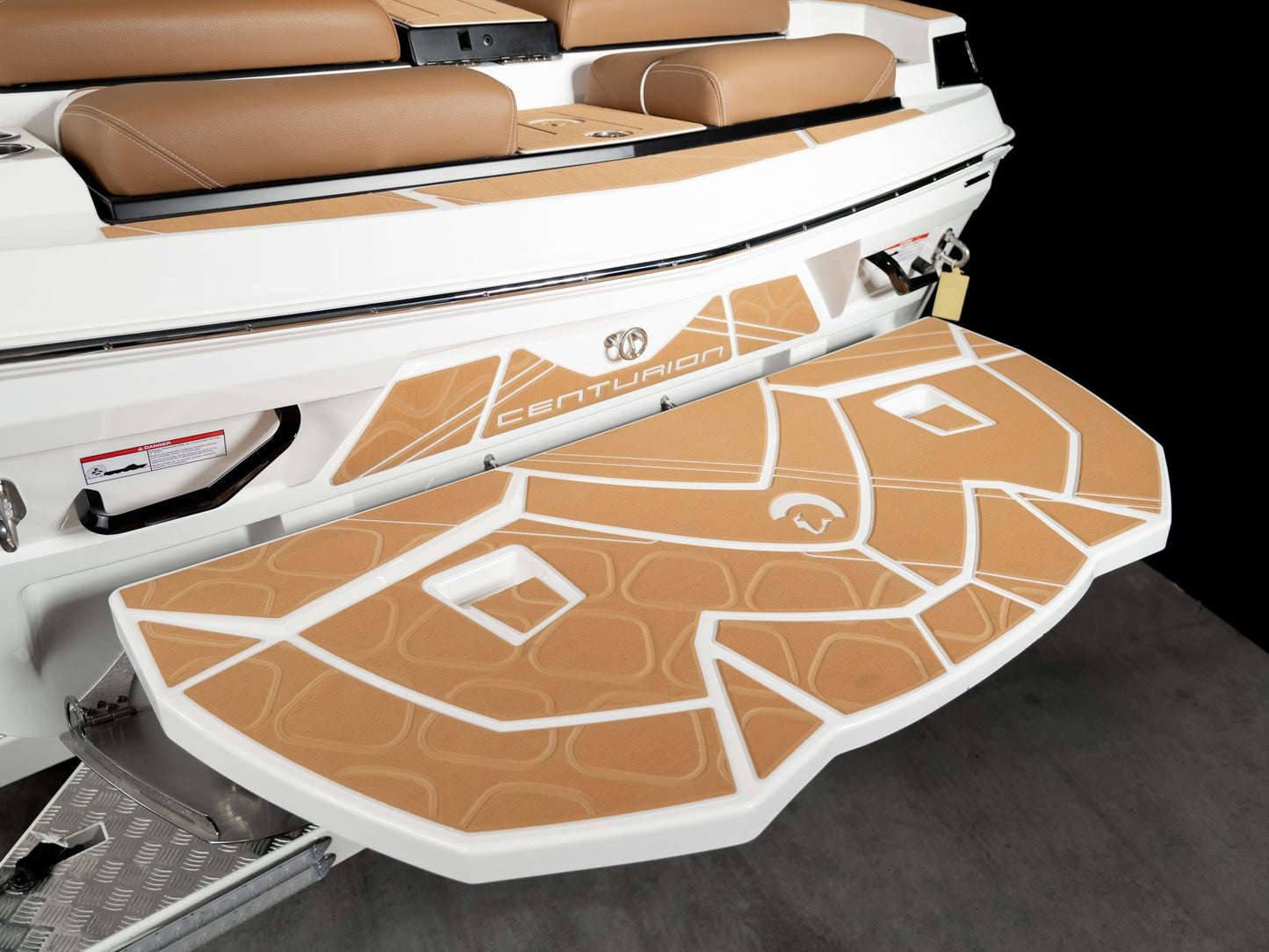 2025 Centurion Fe25 - White Frost / Castano Brown Interior - BoardCo Boats