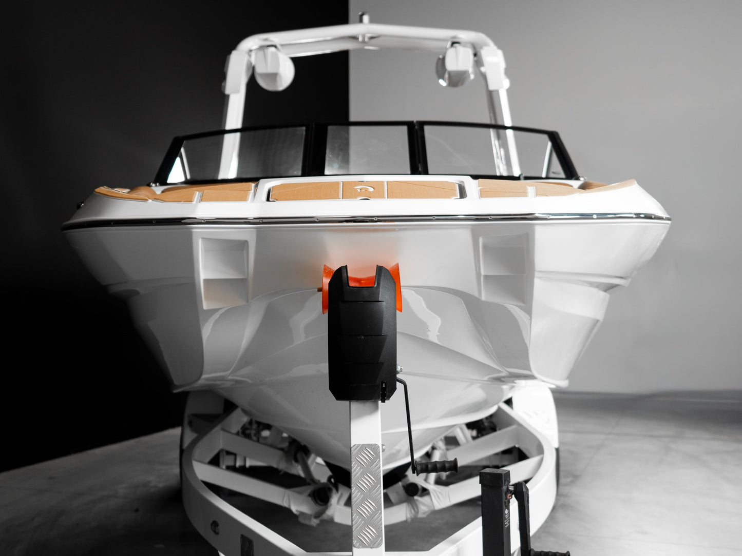 2025 Centurion Fe25 - White Frost / Castano Brown Interior - BoardCo Boats
