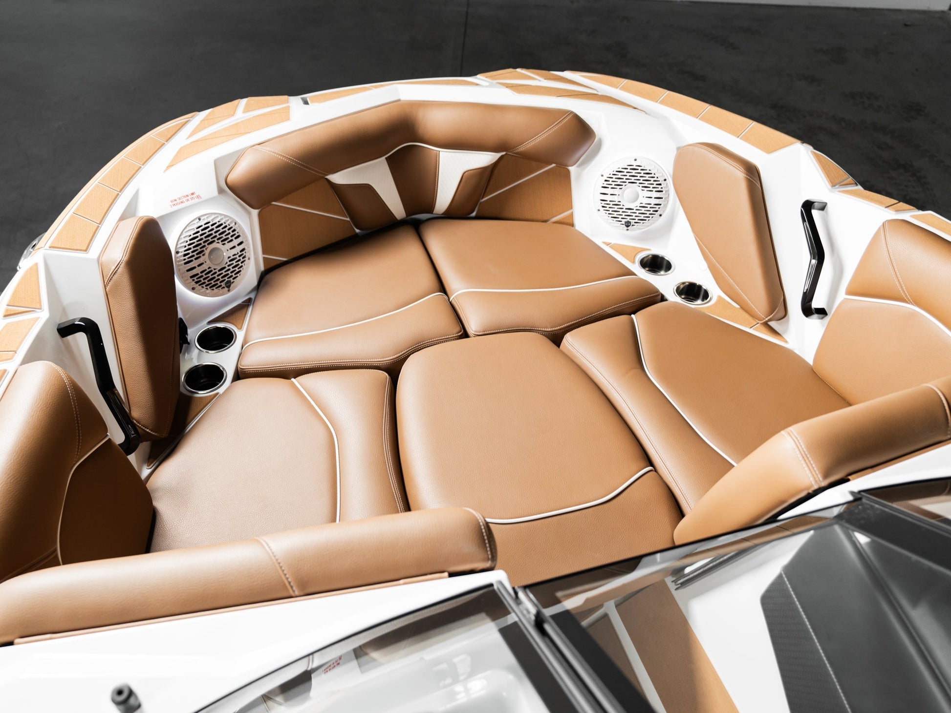 2025 Centurion Fe25 - White Frost / Castano Brown Interior - BoardCo Boats