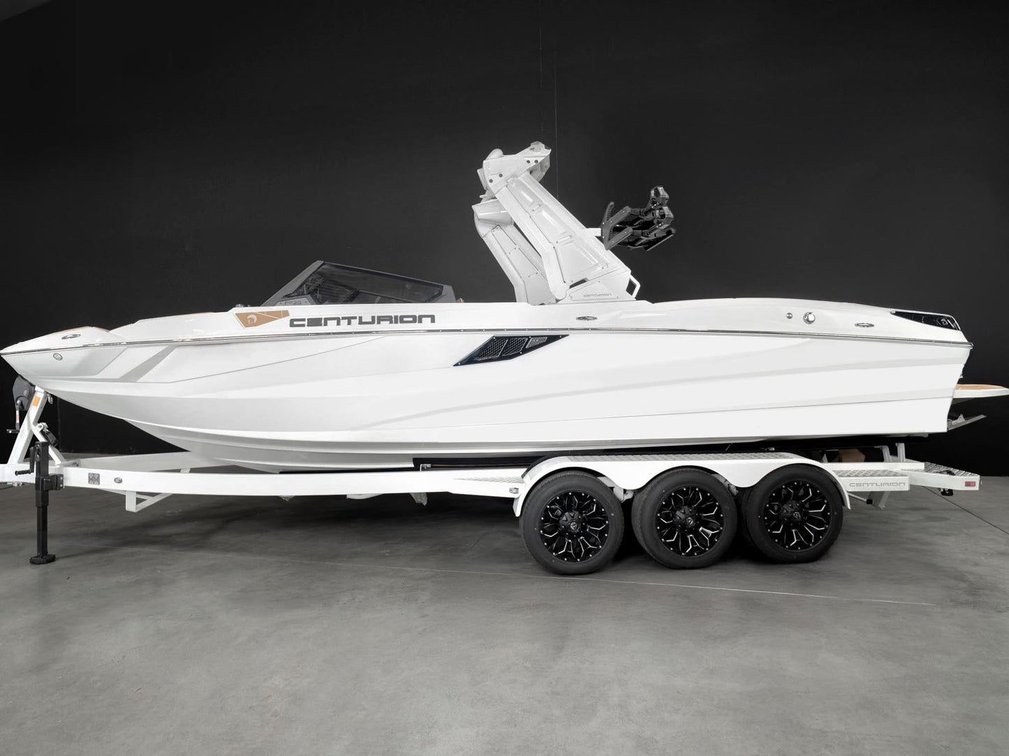 2025 Centurion Fe25 - White Frost / Castano Brown Interior - BoardCo Boats