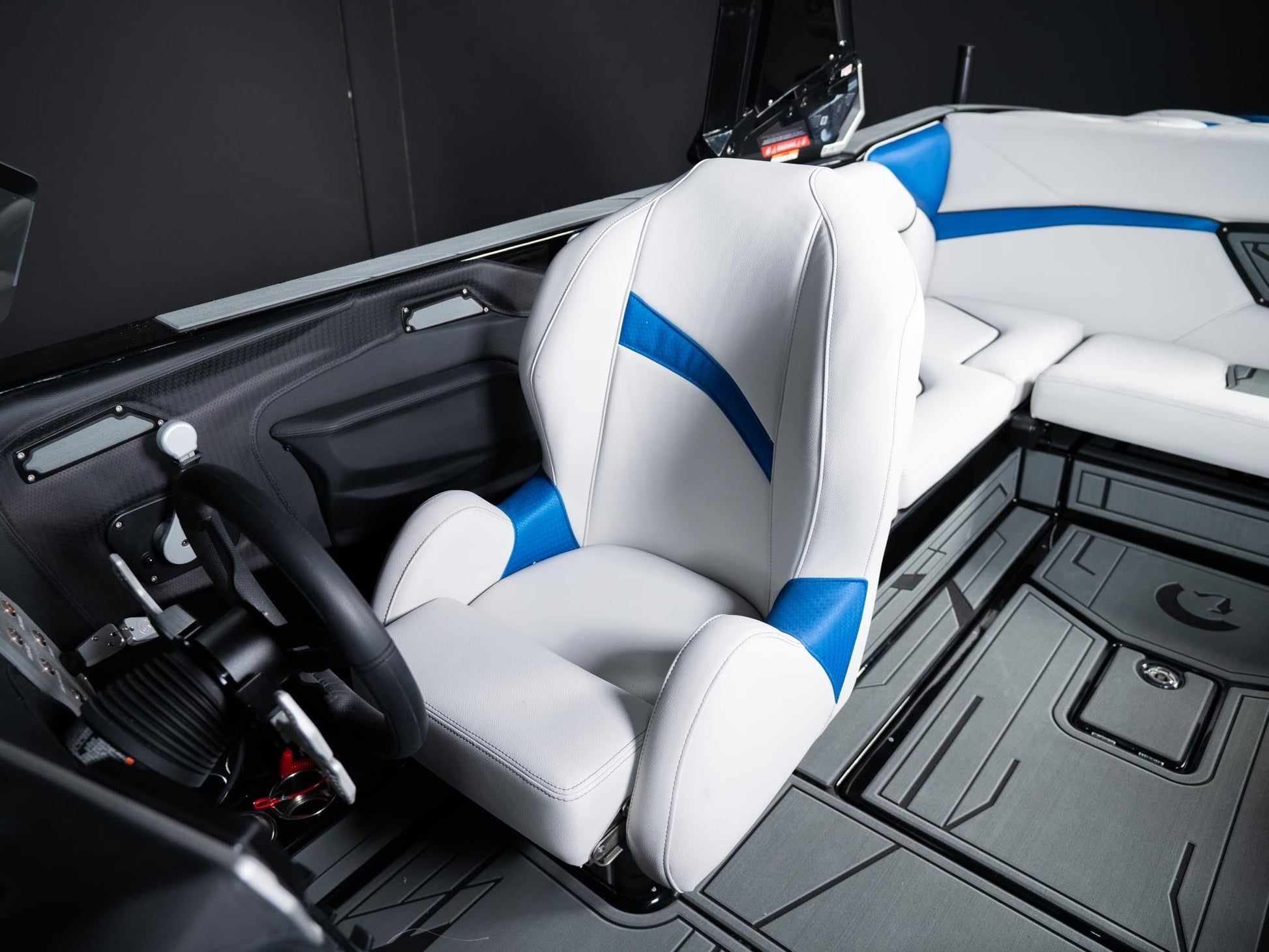 2025 Centurion NV233 - Canadian Blue / Black - BoardCo Boats