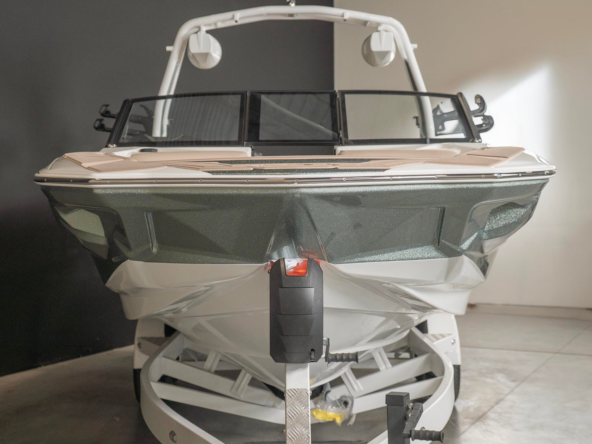 2025 Centurion NV233 - Olive Flake / White - BoardCo Boats