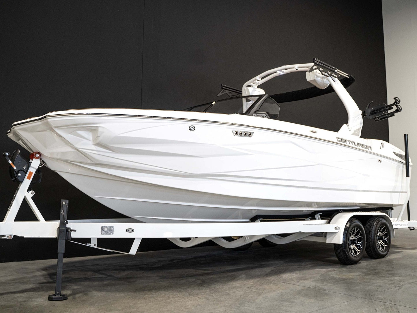 2025 Centurion Nv233 - White Frost / Castano Brown - BoardCo Boats