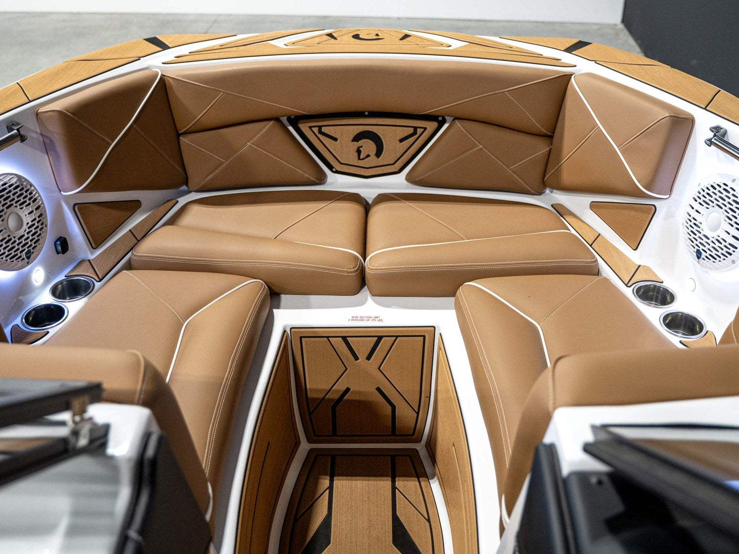 2025 Centurion Nv233 - White Frost / Castano Brown - BoardCo