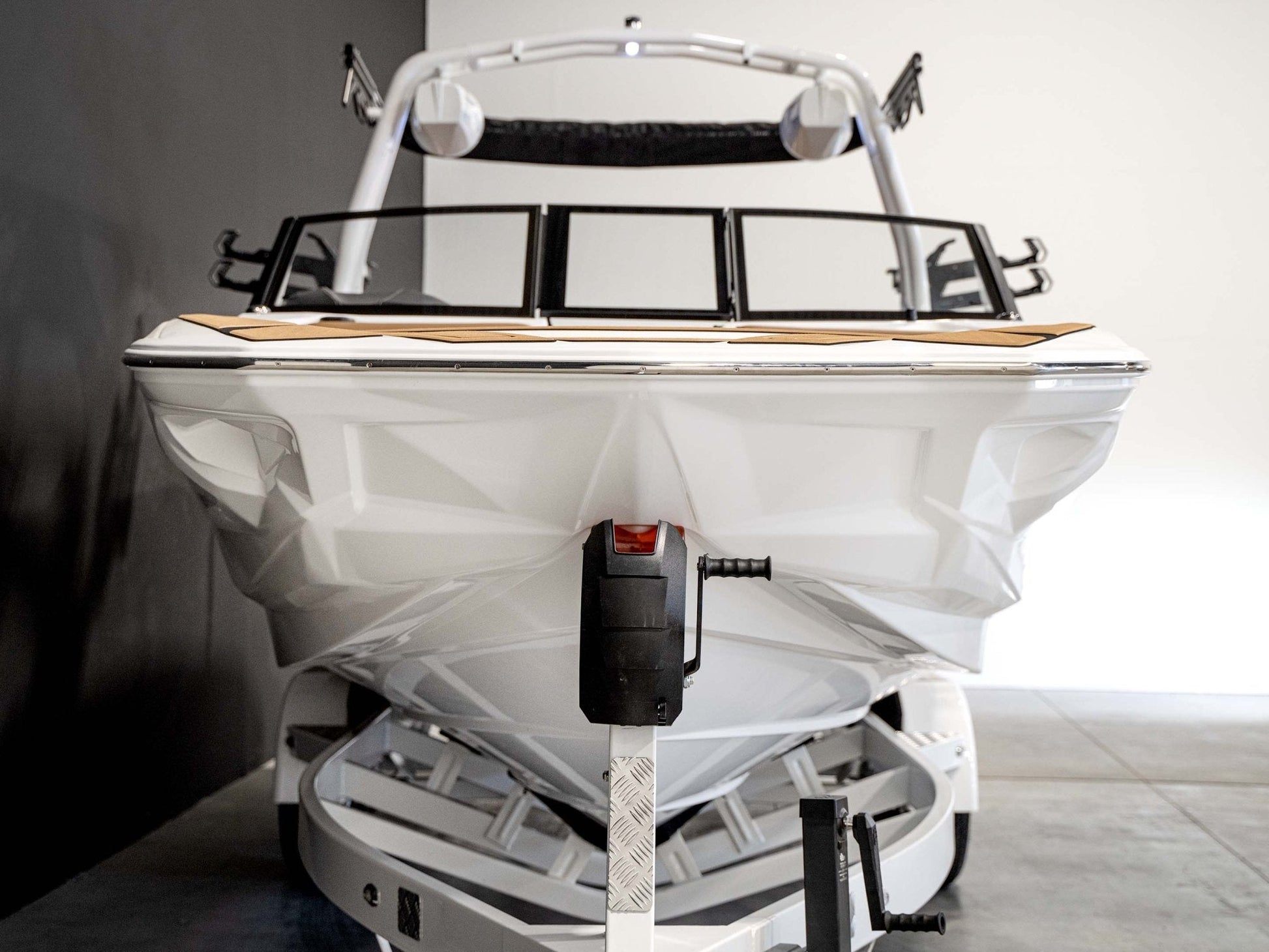 2025 Centurion Nv233 - White Frost / Castano Brown - BoardCo Boats
