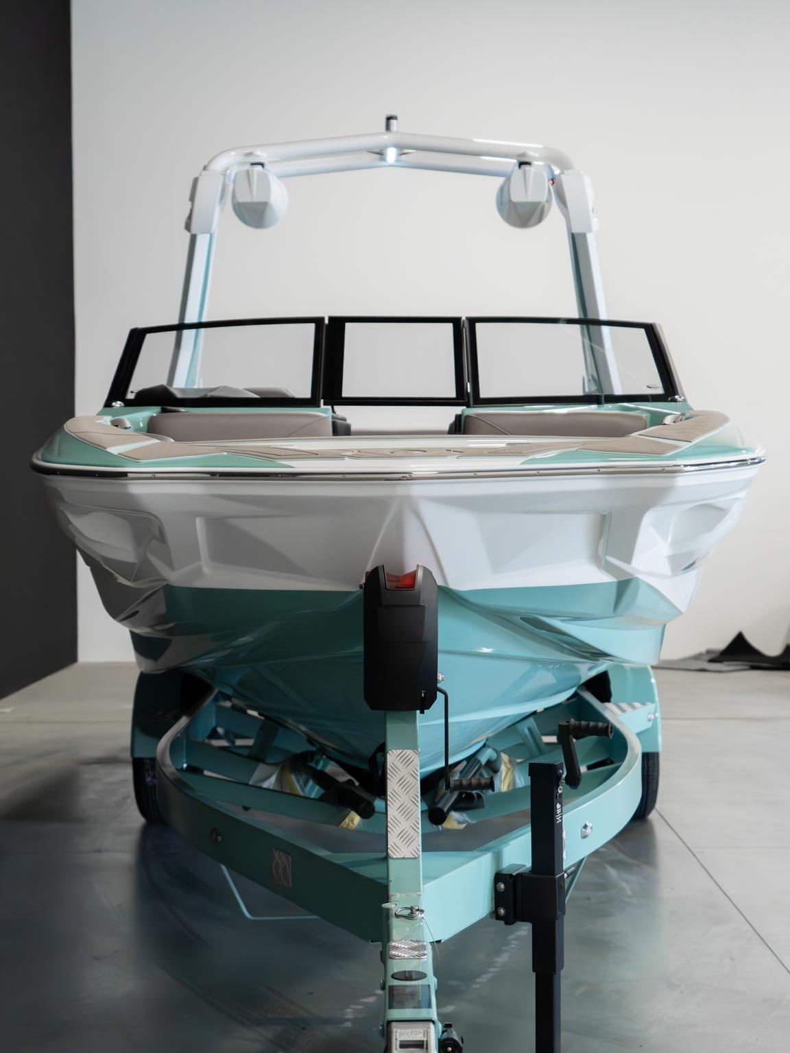 2025 Centurion NV233 - White / Spearmint - BoardCo Boats