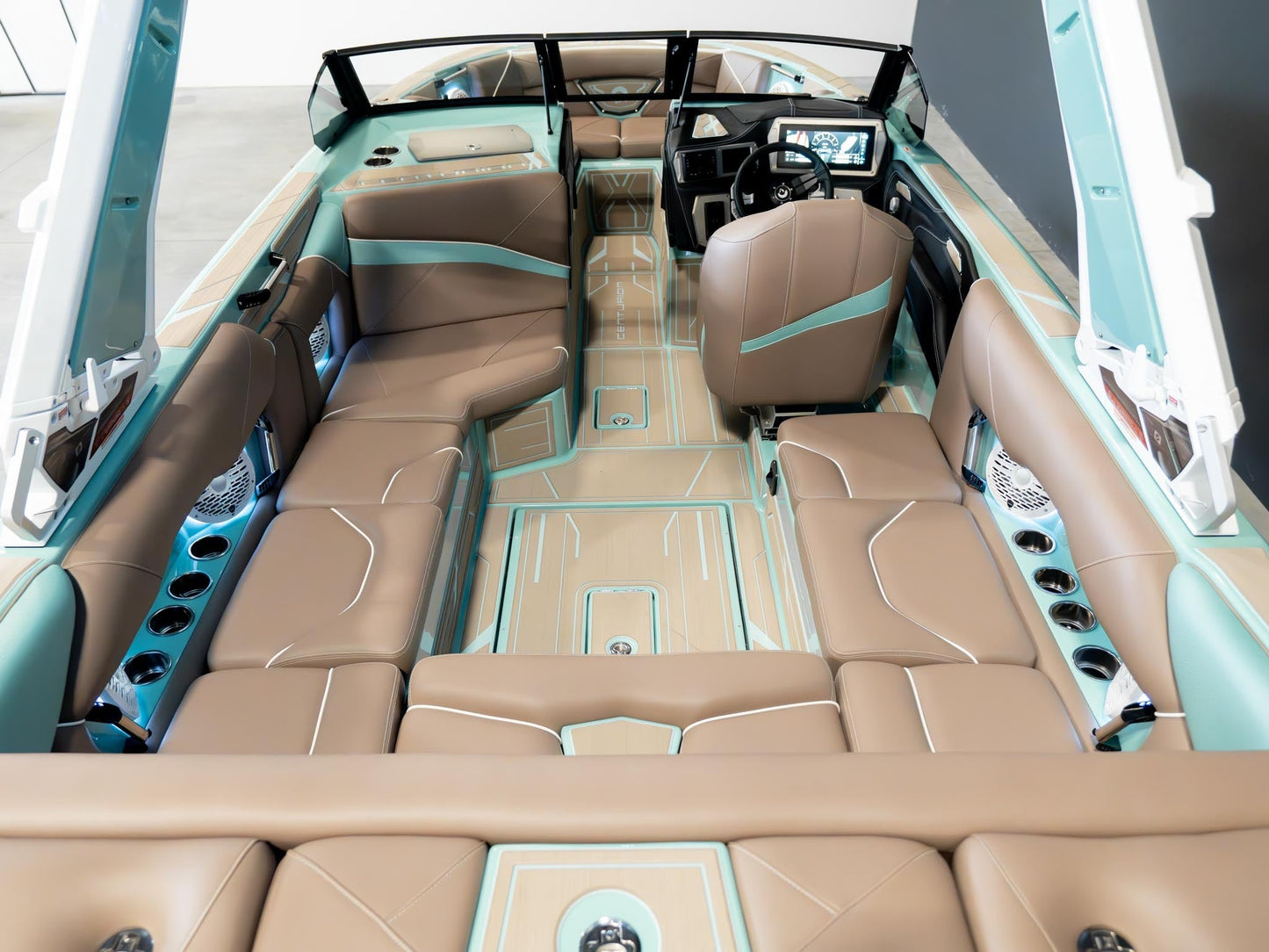 2025 Centurion NV233 - White / Spearmint - BoardCo Boats