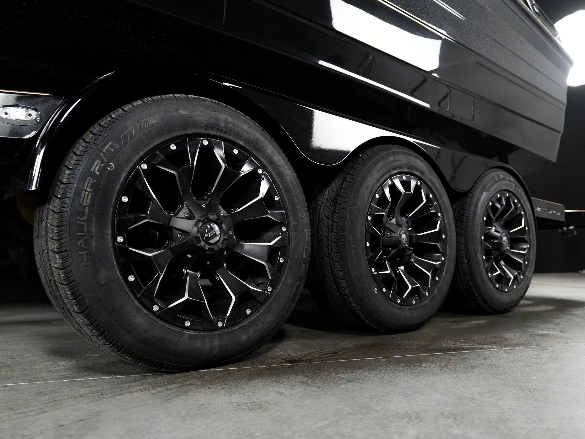 2025 Centurion Ri230 - Onyx Black / Black Metal Flake - BoardCo