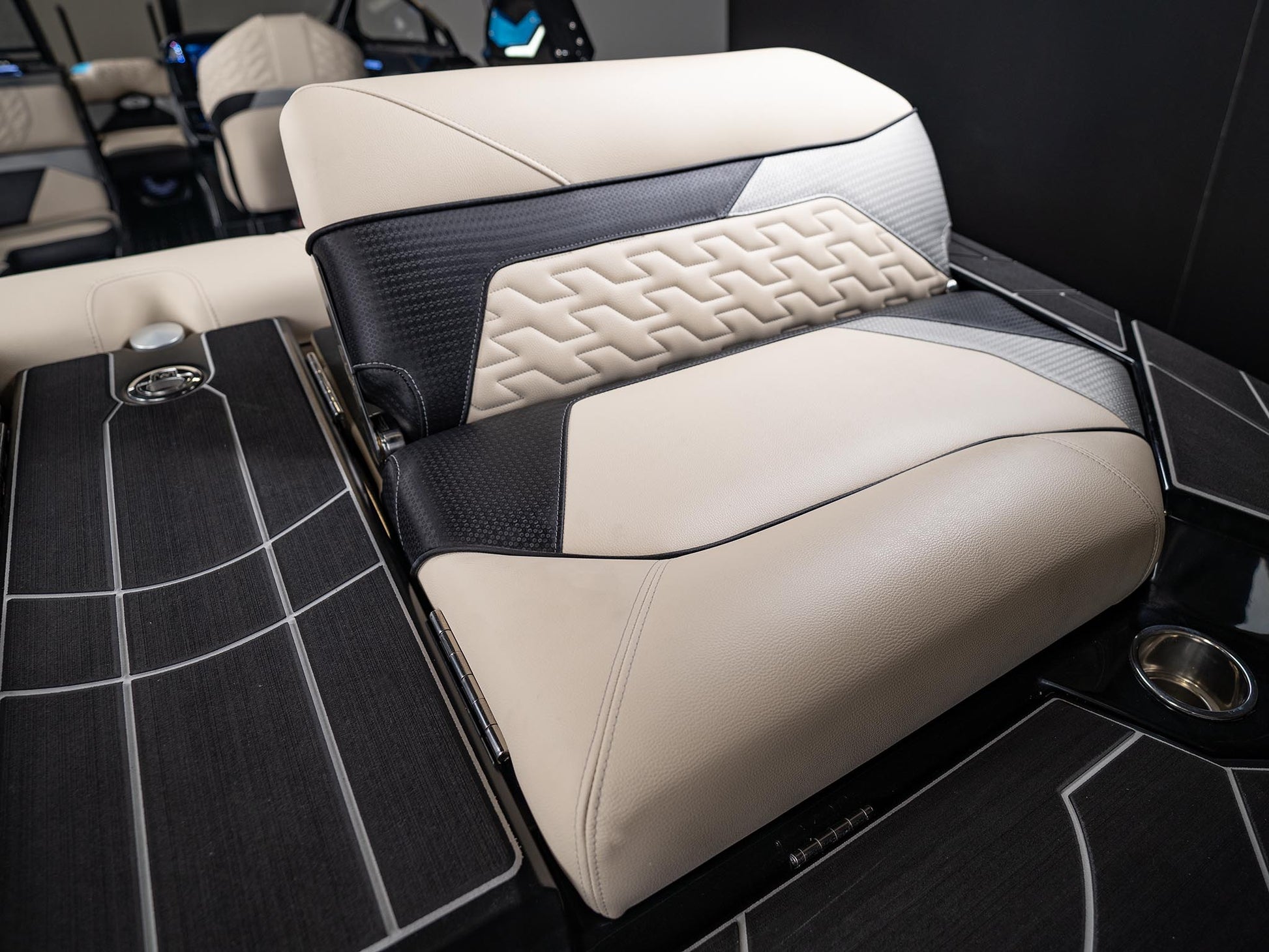 2025 Centurion Ri245 - Blue Flake / Black - BoardCo Boats