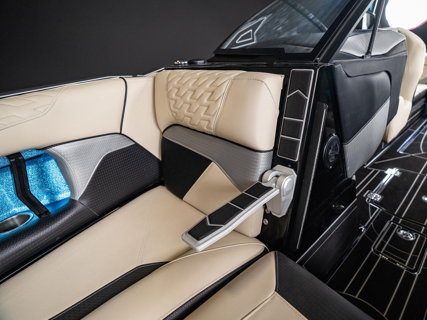 2025 Centurion Ri245 - Blue Flake / Black - BoardCo Boats