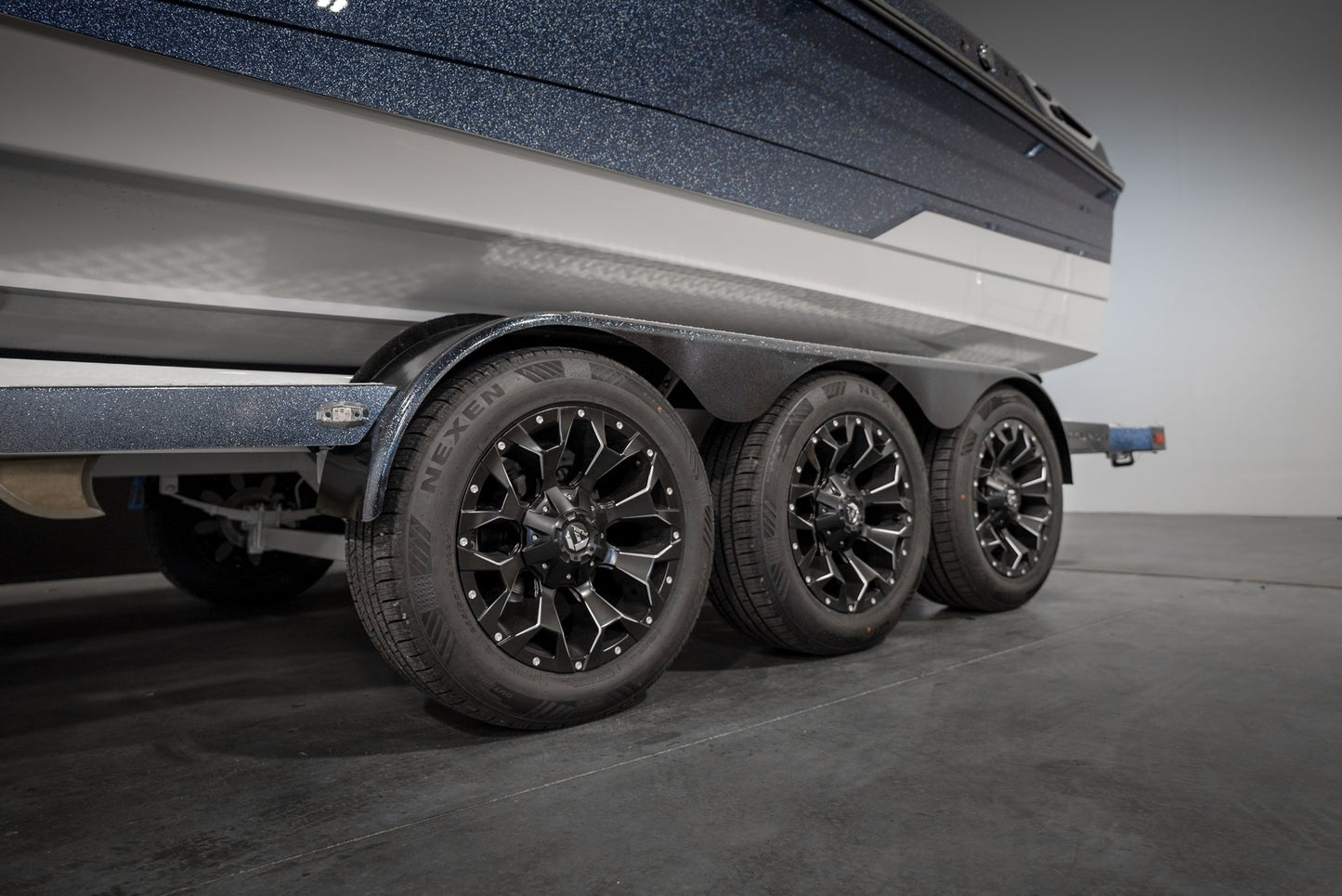2025 Centurion Ri245 - Blue Steel Flake / White Frost - BoardCo Boats