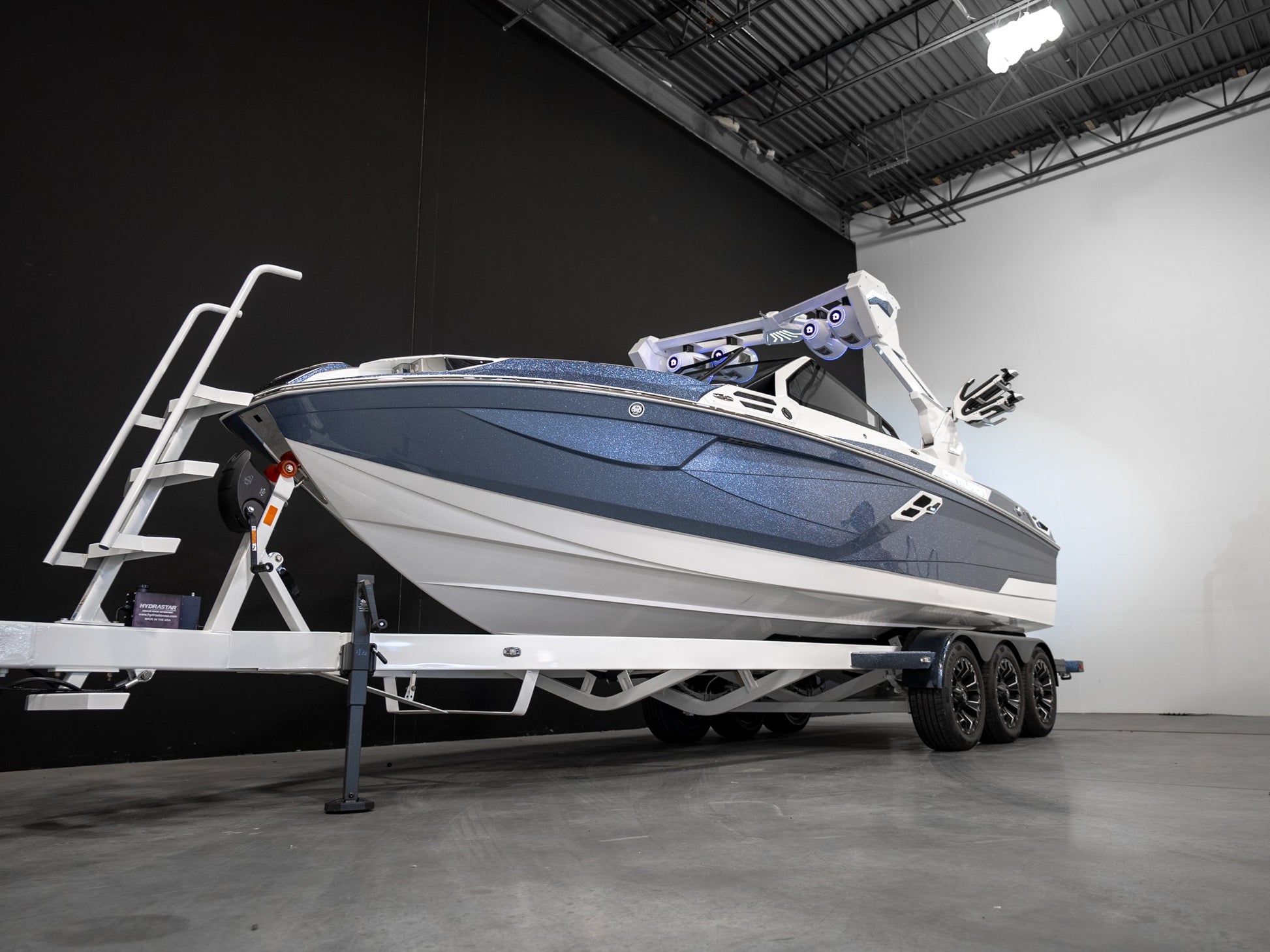 2025 Centurion Ri245 - Blue Steel Flake / White Frost - BoardCo Boats