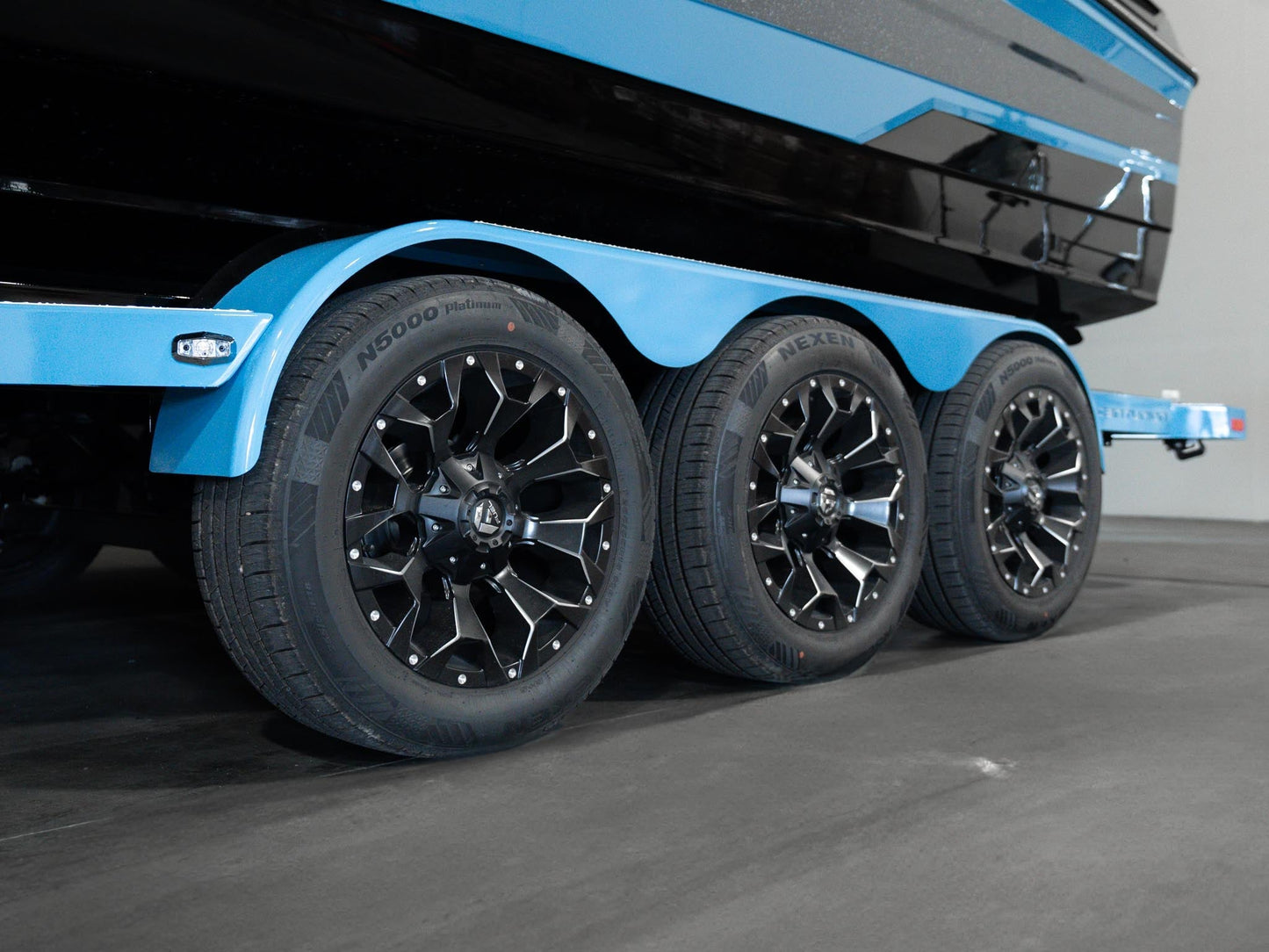 2025 Centurion Ri245 - Mist Blue / Gunmetal Flake / Onyx Black - BoardCo Boats