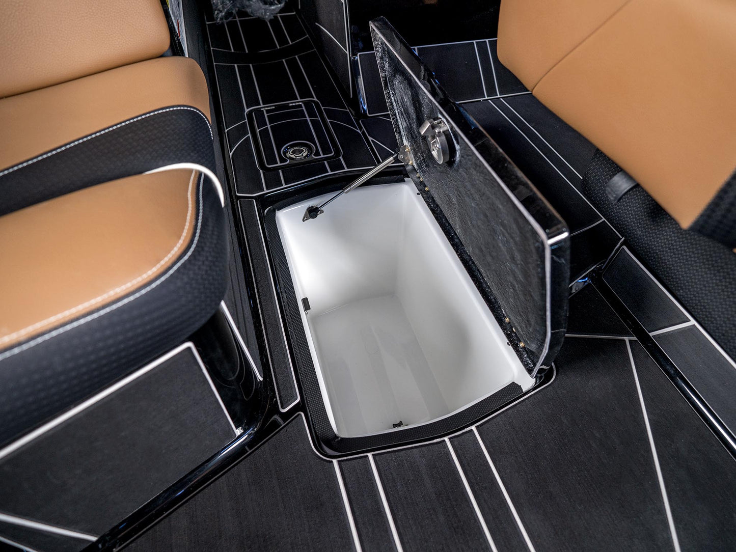 2025 Centurion Ri245 - Onyx Black / Black Flake / White Accents - BoardCo Boats