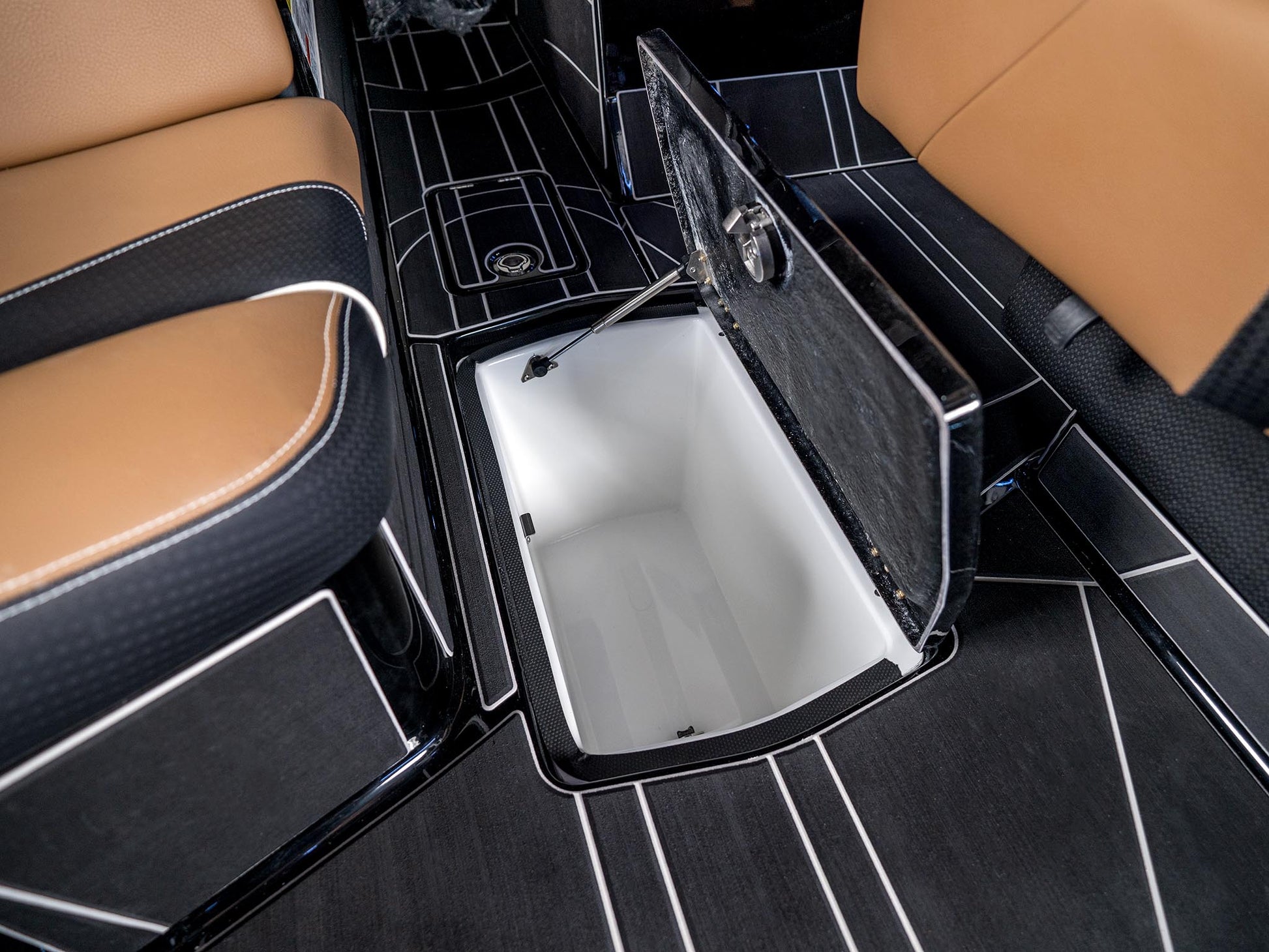 2025 Centurion Ri245 - Onyx Black / Black Flake / White Accents - BoardCo Boats