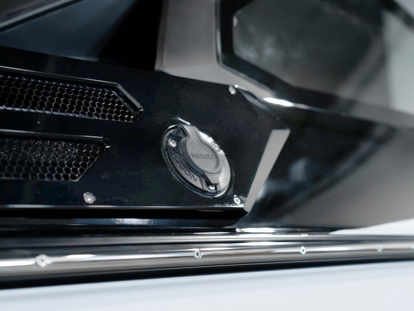 2025 Centurion Ri245 - Onyx Black / White Frost - BoardCo Boats