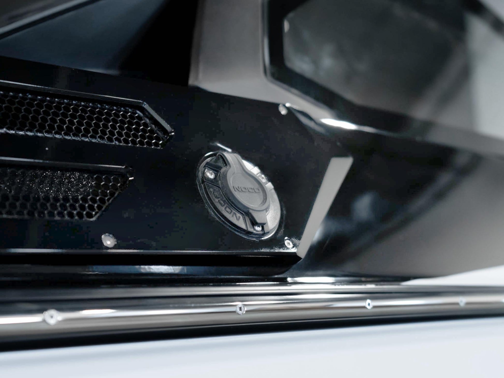 2025 Centurion Ri245 - Onyx Black / White Frost - BoardCo Boats
