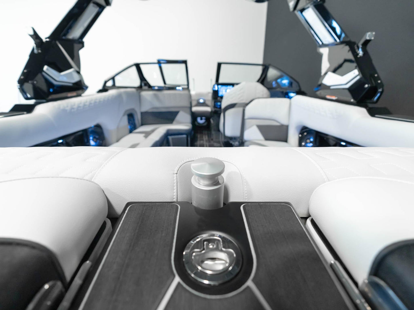2025 Centurion Ri245 - Onyx Black / White Frost - BoardCo Boats
