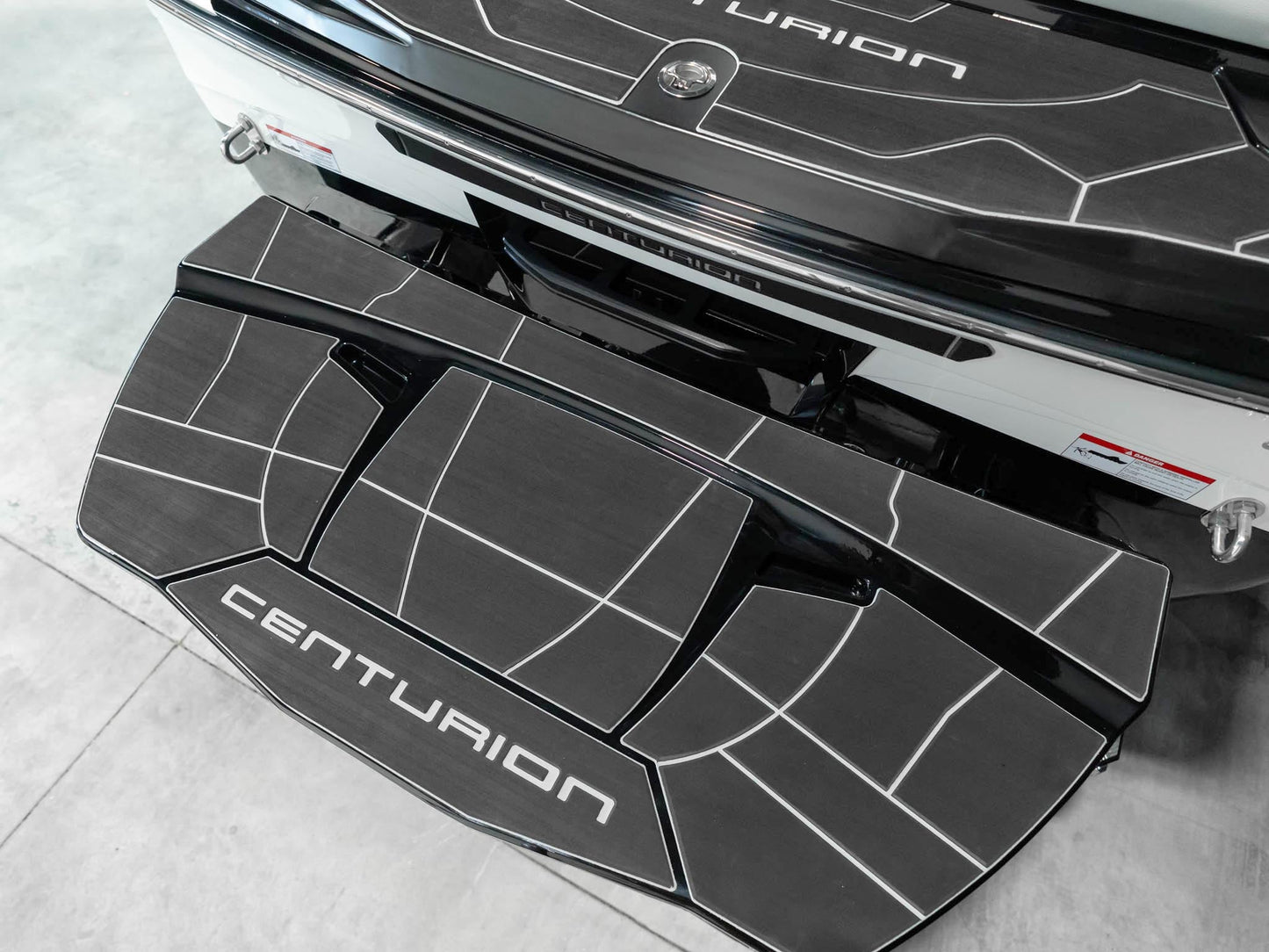 2025 Centurion Ri245 - Onyx Black / White Frost - BoardCo Boats