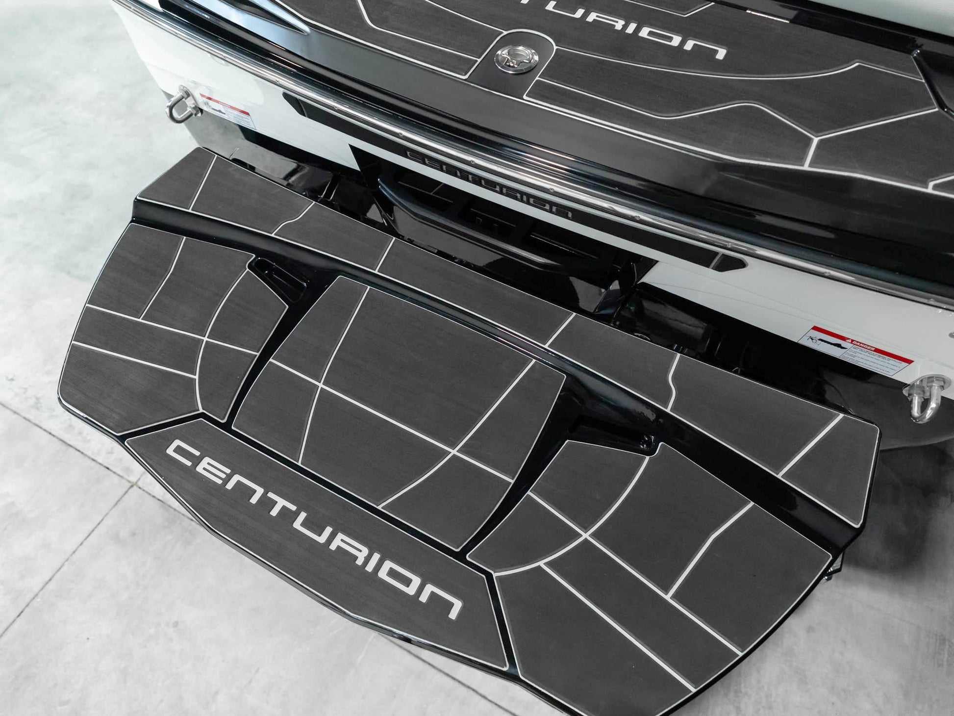 2025 Centurion Ri245 - Onyx Black / White Frost - BoardCo Boats