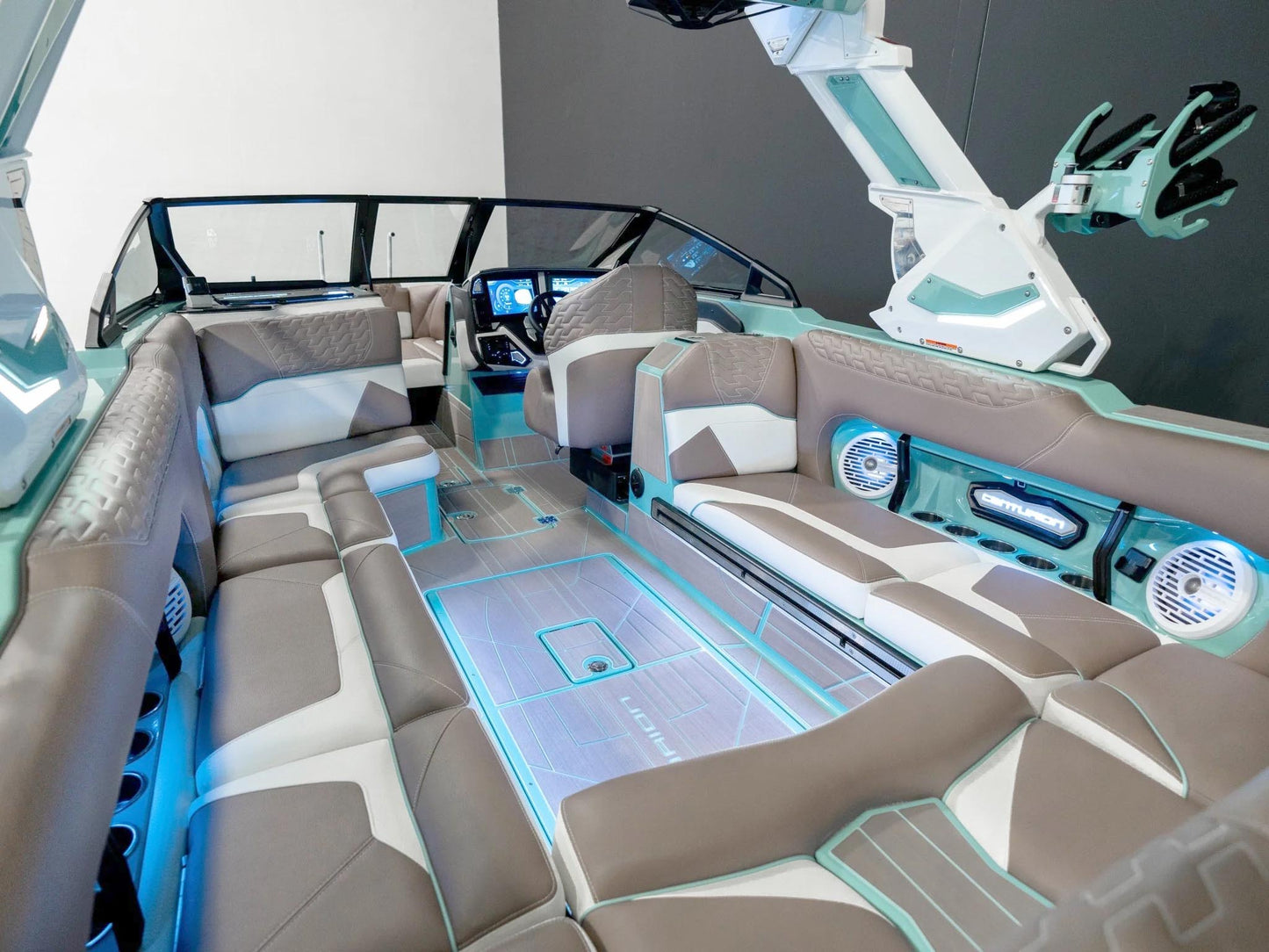 2025 Centurion Ri245 - Spearmint / White Frost - BoardCo Boats