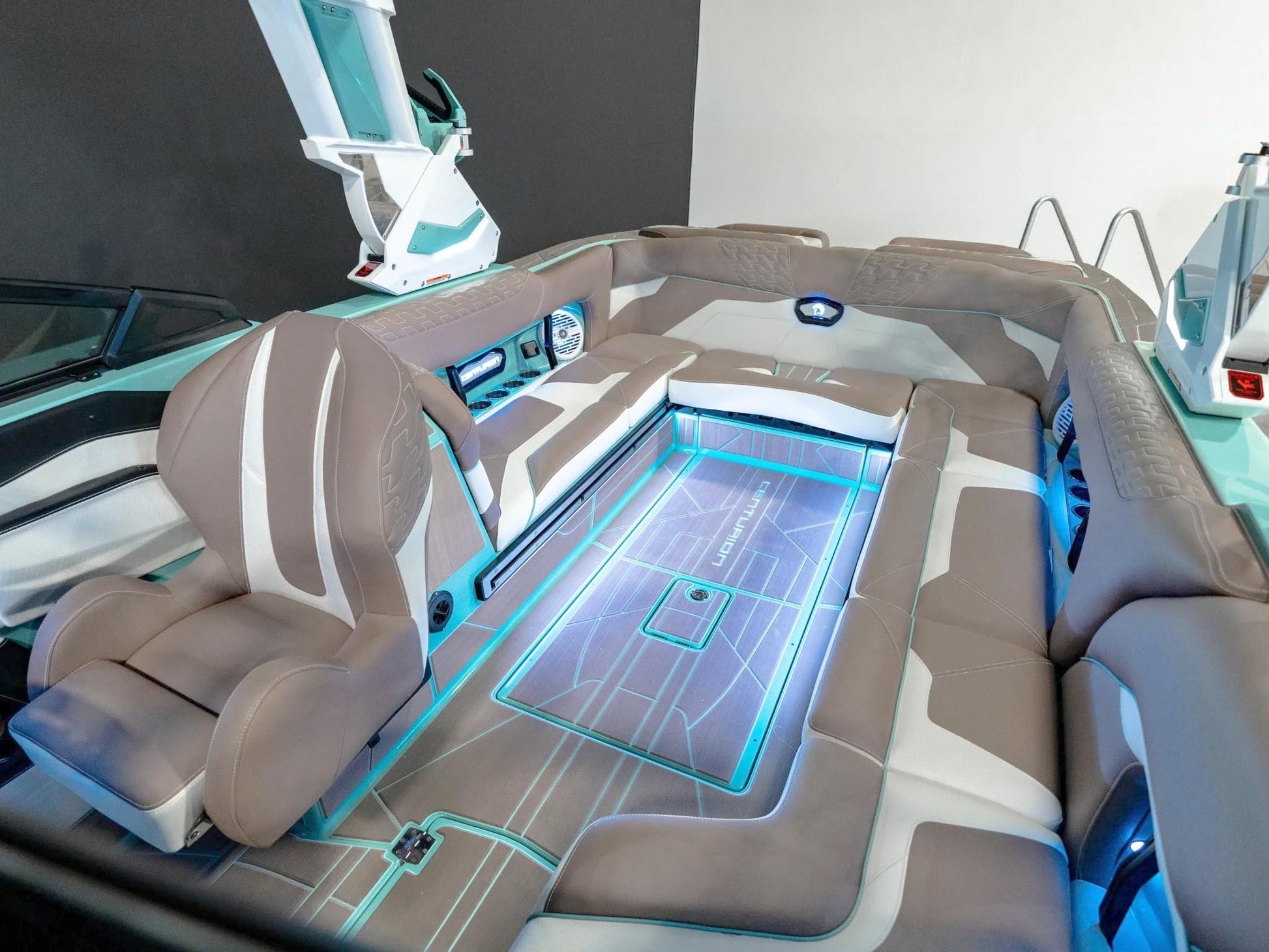 2025 Centurion Ri245 - Spearmint / White Frost - BoardCo Boats