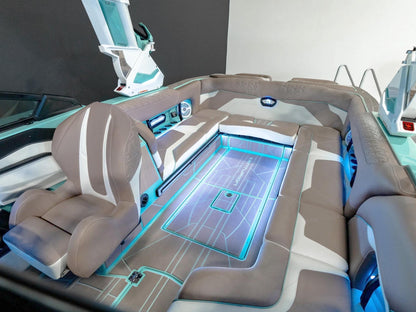 2025 Centurion Ri245 - Spearmint / White Frost - BoardCo Boats