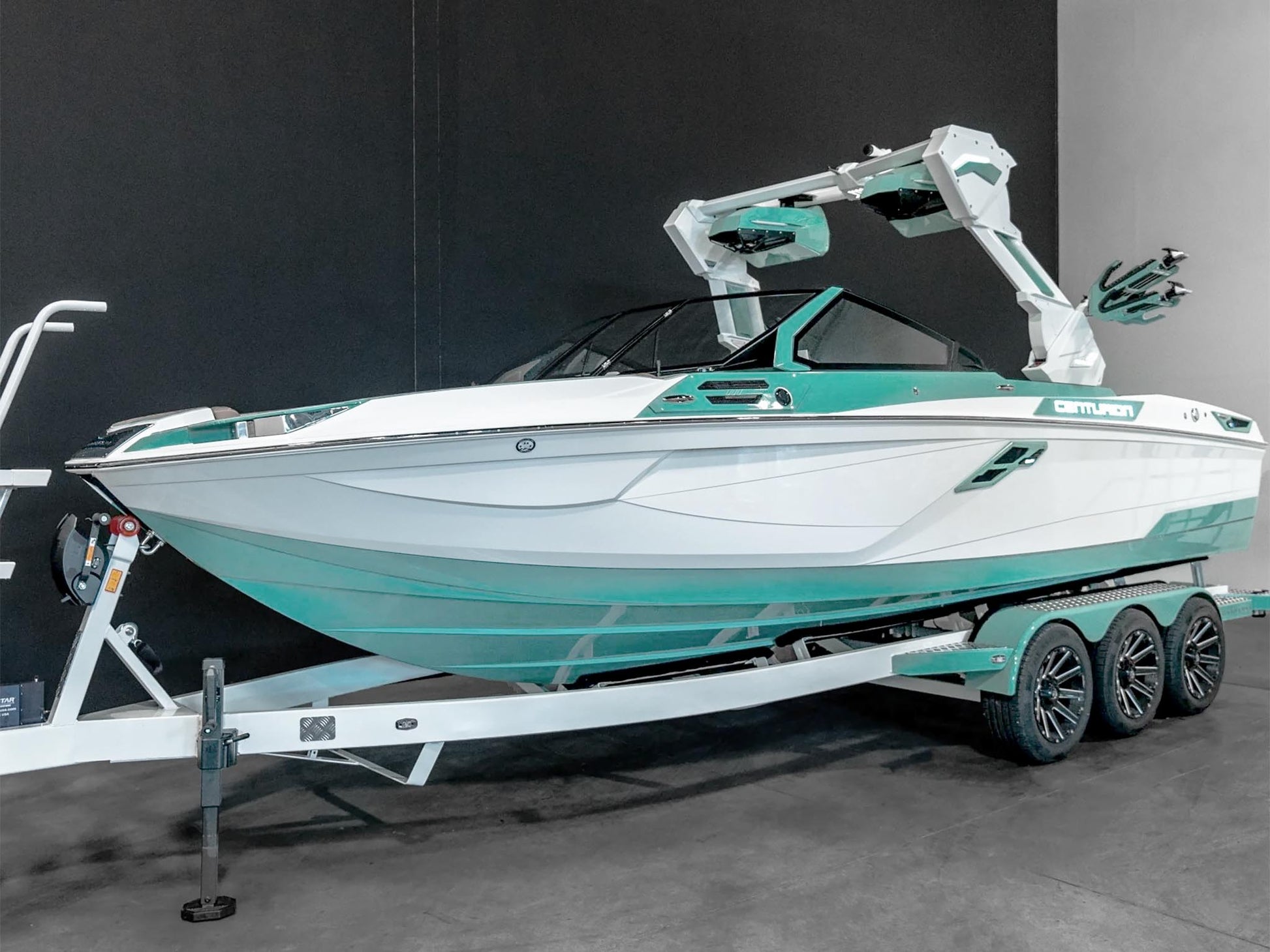 2025 Centurion Ri245 - Spearmint / White Frost - BoardCo Boats