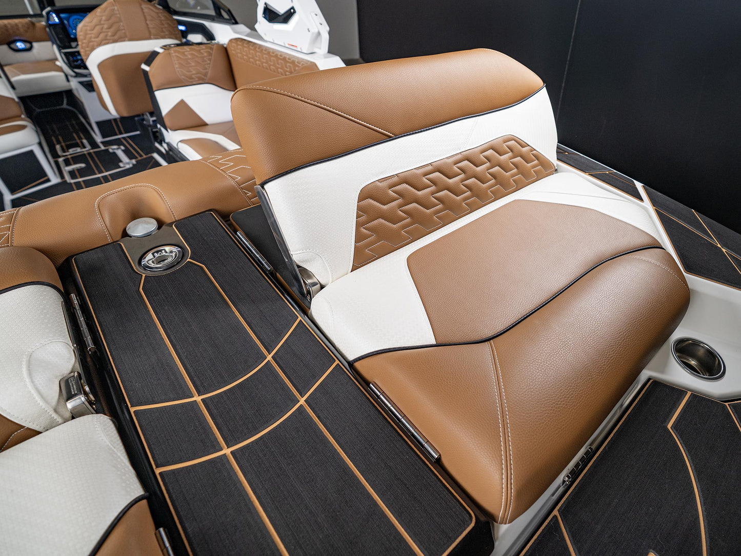 2025 Centurion Ri245 - White / Black / Tan - BoardCo Boats