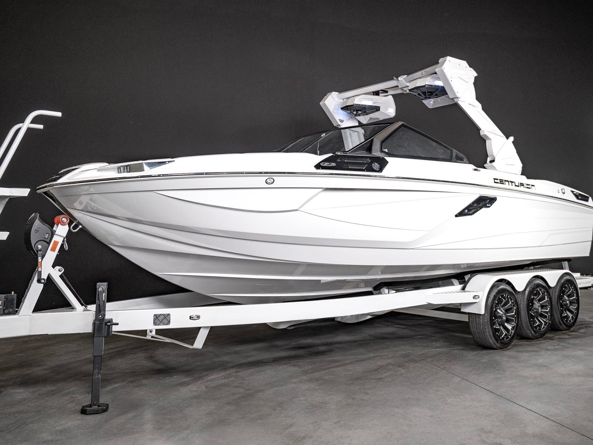 2025 Centurion Ri245 - White Frost / Mocha Interior - BoardCo Boats