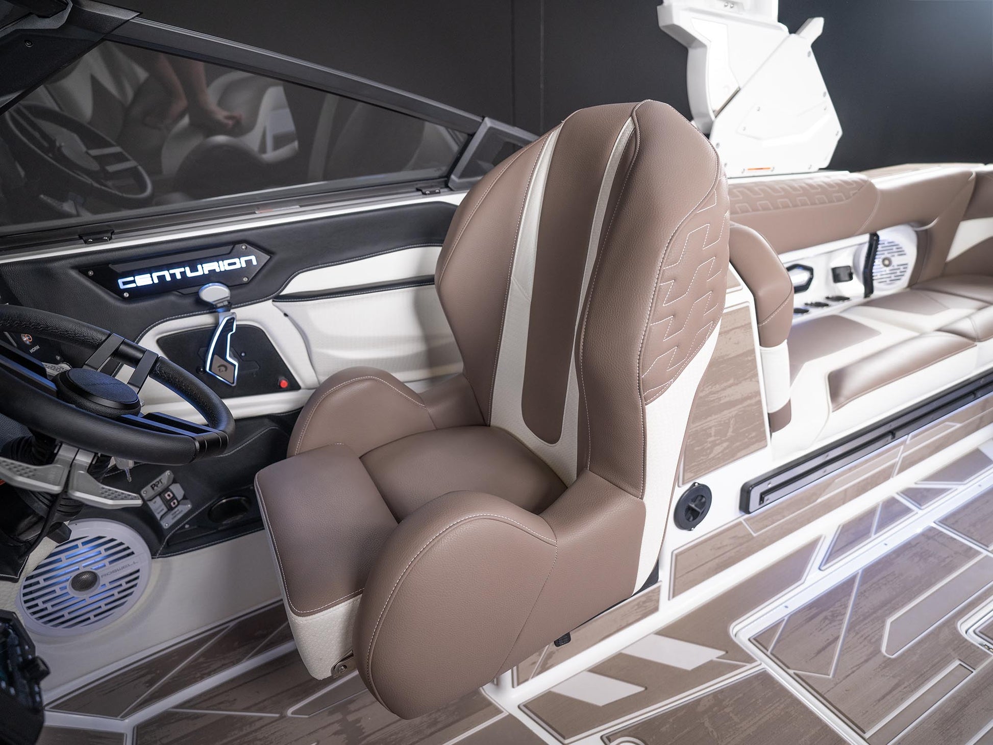 2025 Centurion Ri245 - White / Mocha - BoardCo Boats