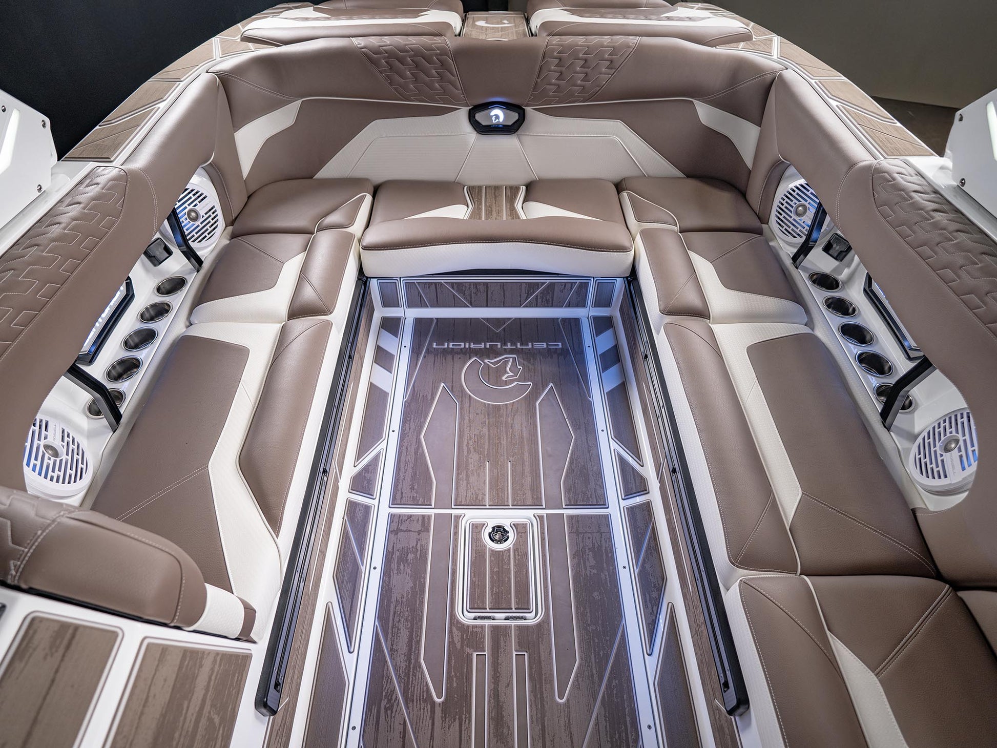 2025 Centurion Ri245 - White / Mocha - BoardCo Boats