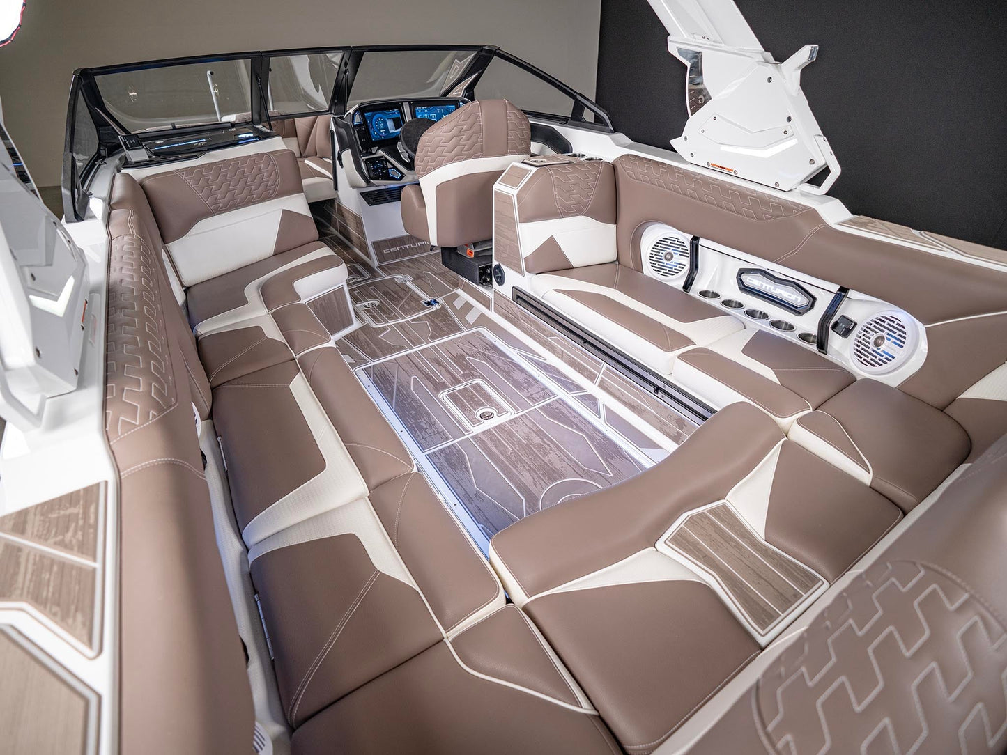 2025 Centurion Ri245 - White / Mocha - BoardCo Boats