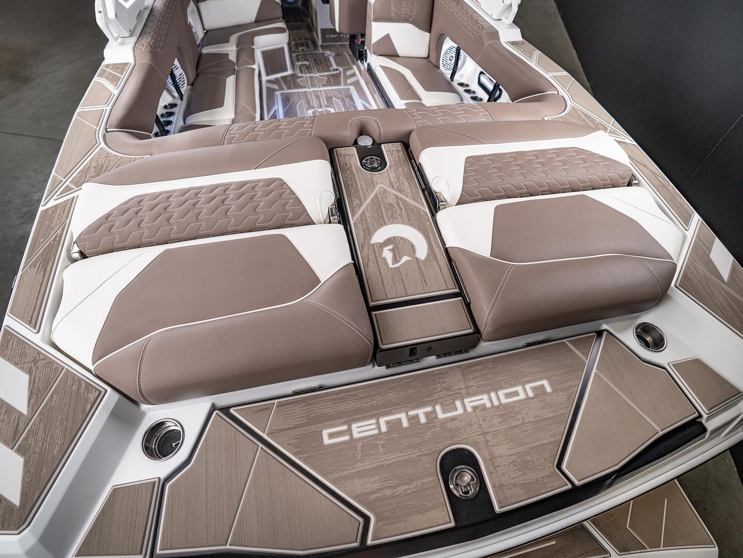 2025 Centurion Ri245 - White / Mocha - BoardCo Boats