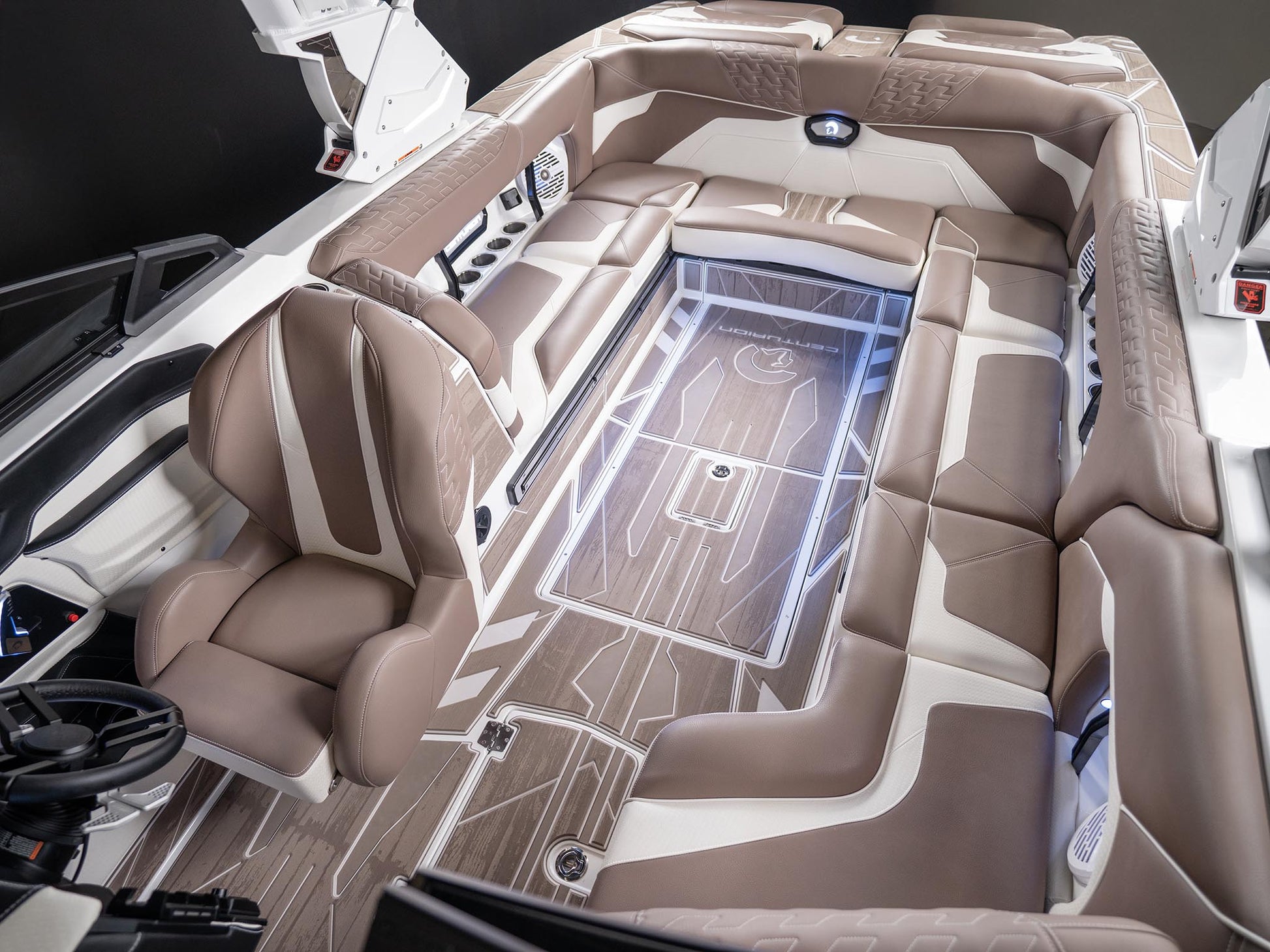 2025 Centurion Ri245 - White / Mocha - BoardCo Boats