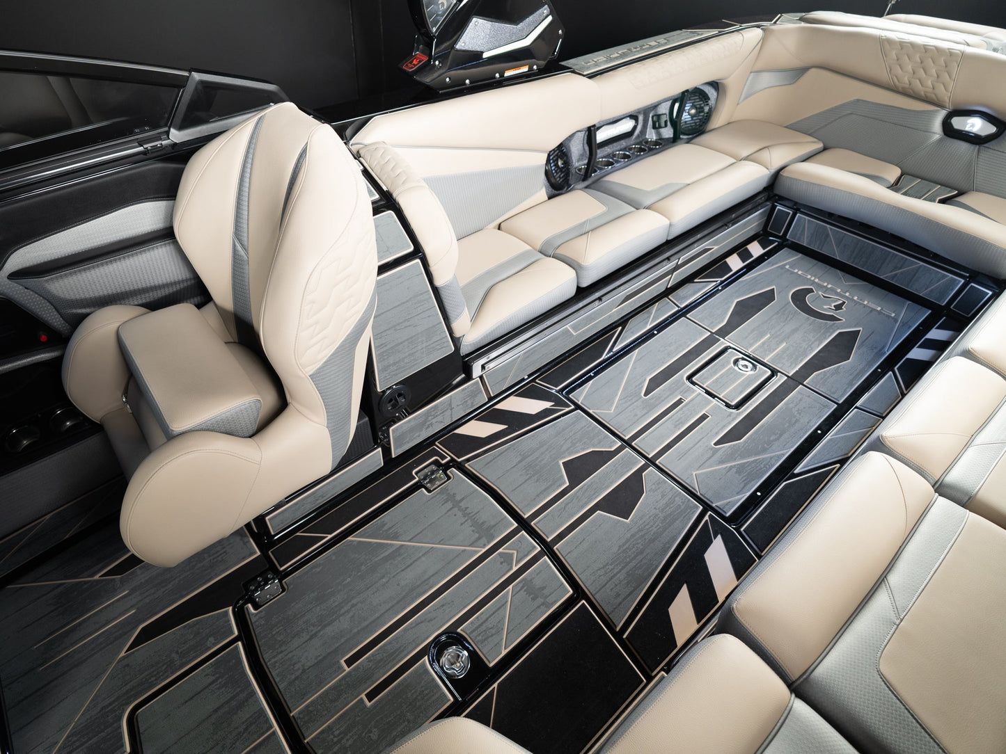 2025 Centurion Ri265 - Black / Gunmetal - BoardCo Boats
