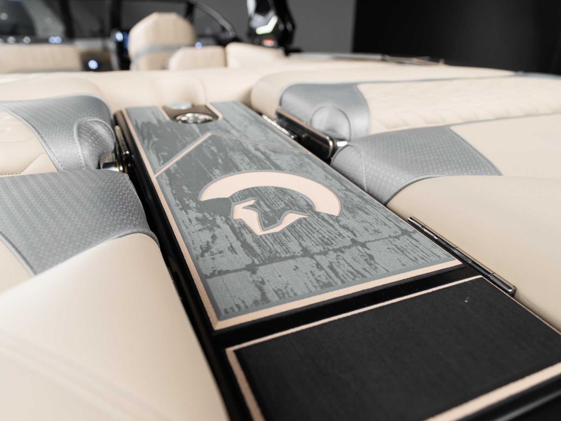 2025 Centurion Ri265 - Black / Gunmetal - BoardCo Boats