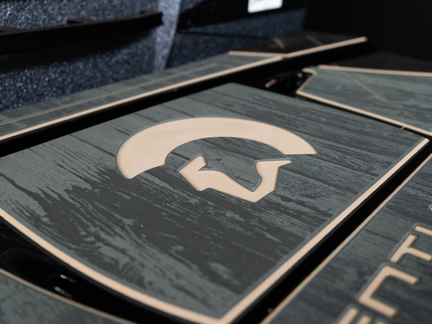 2025 Centurion Ri265 - Black / Gunmetal - BoardCo Boats