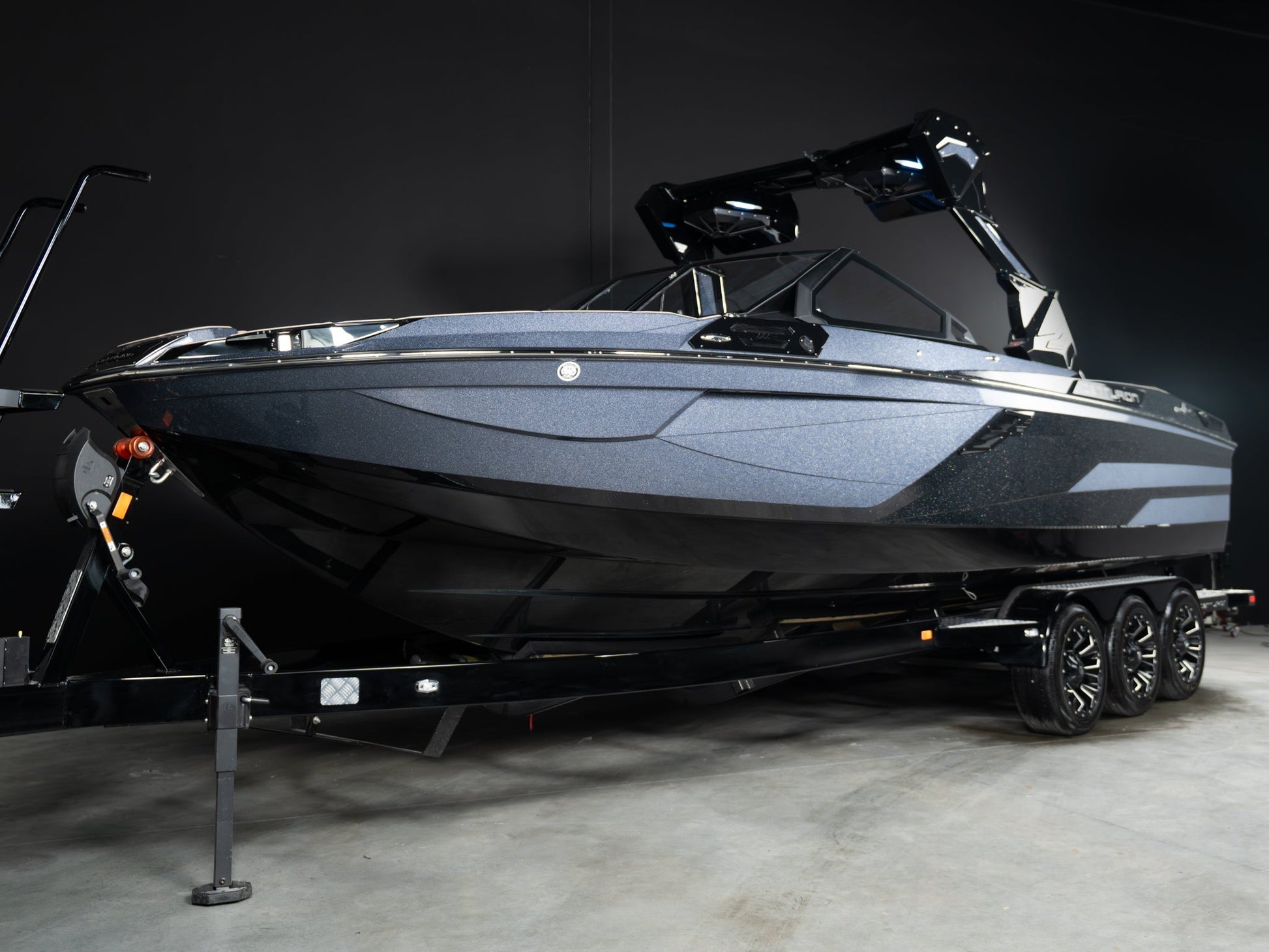 2025 Centurion Ri265 - Black / Gunmetal - BoardCo Boats